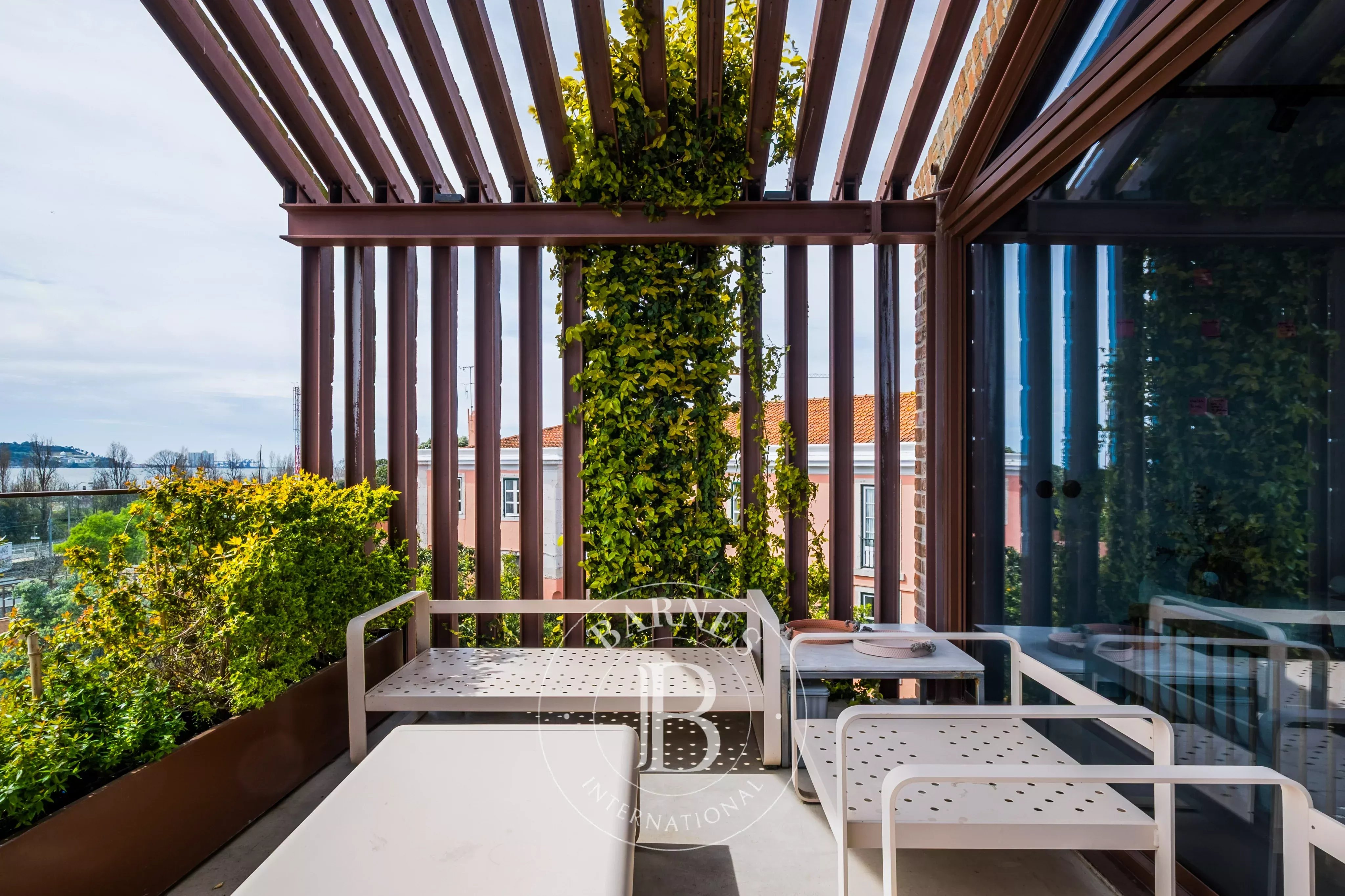 Maison contemporaine avec vue sur le fleuve