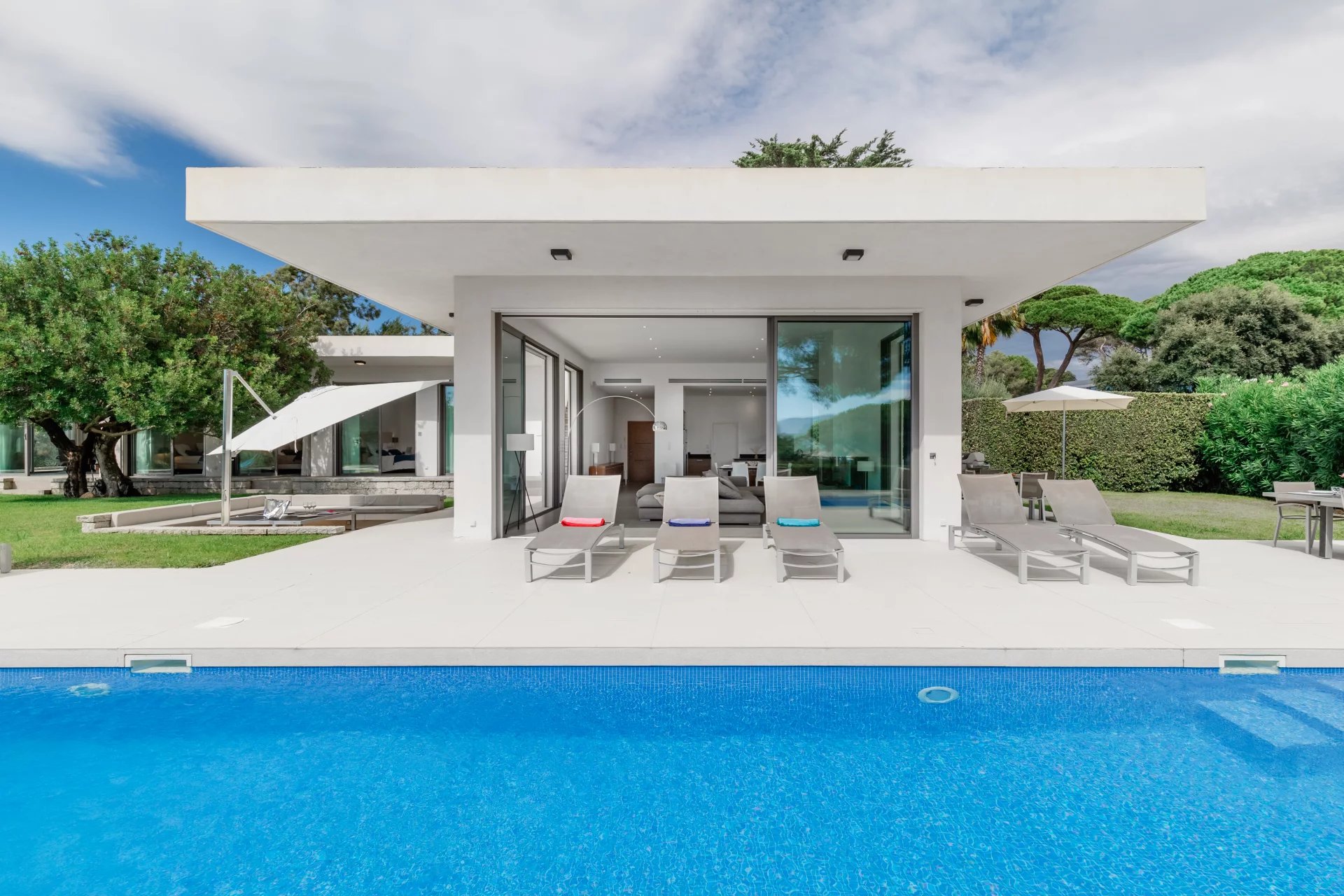 Villa CALIFORNIA-  6 chambres, piscine, plage à pied