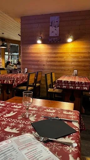 RESTAURANT FRONT DE NEIGE  STATION ALTITUDE — photo 10