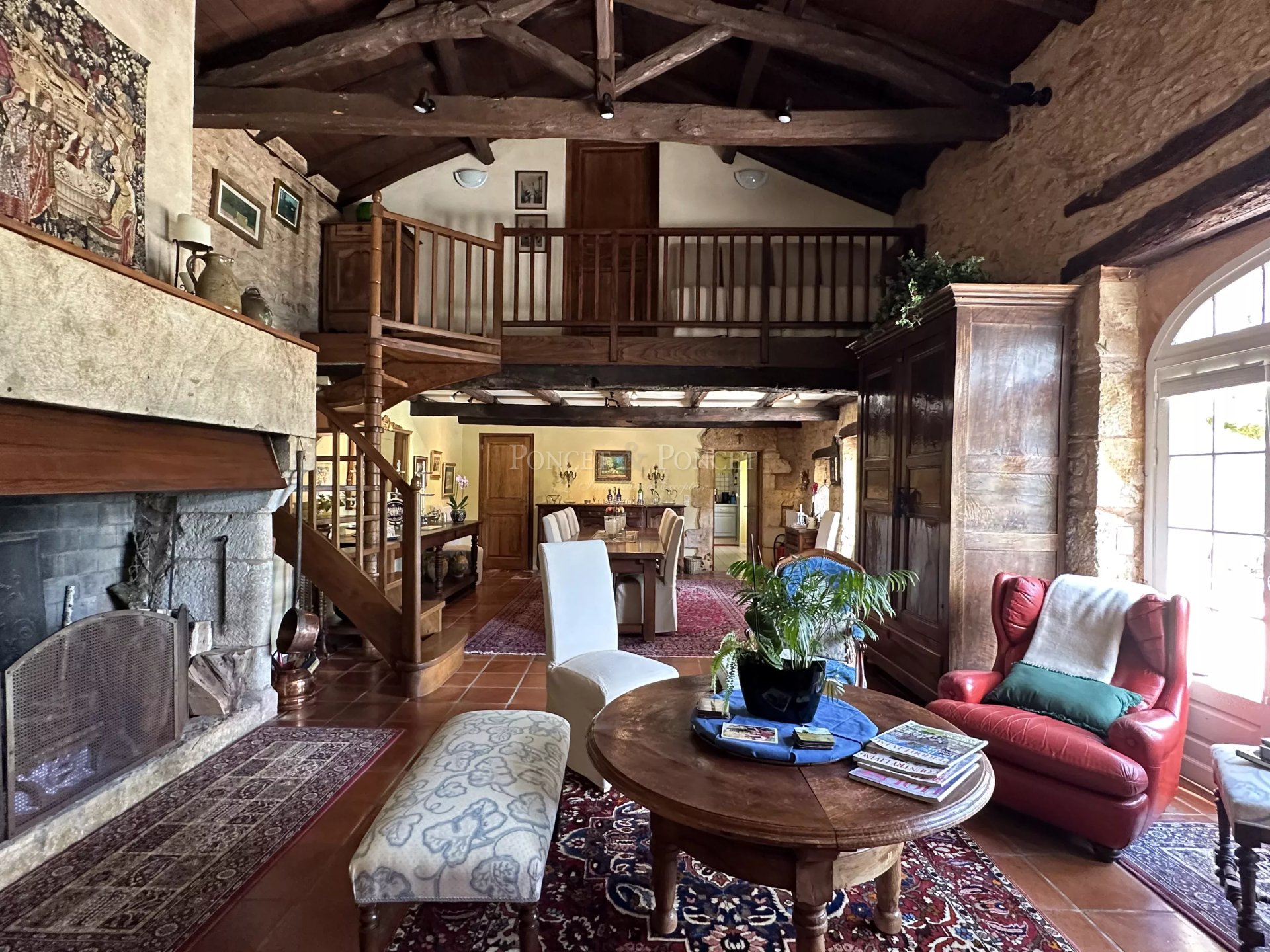 10 Bedroom Villa/Townhouse's Image 9