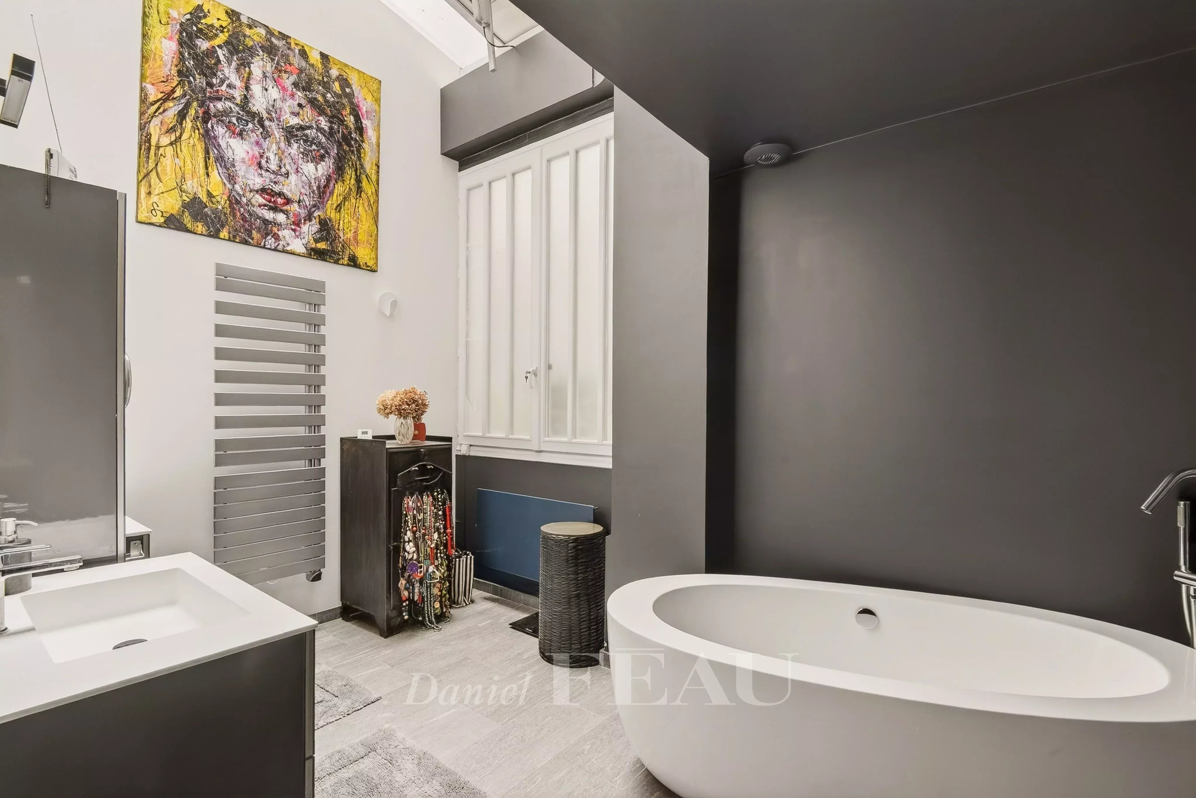 Sale Apartment Paris 11th