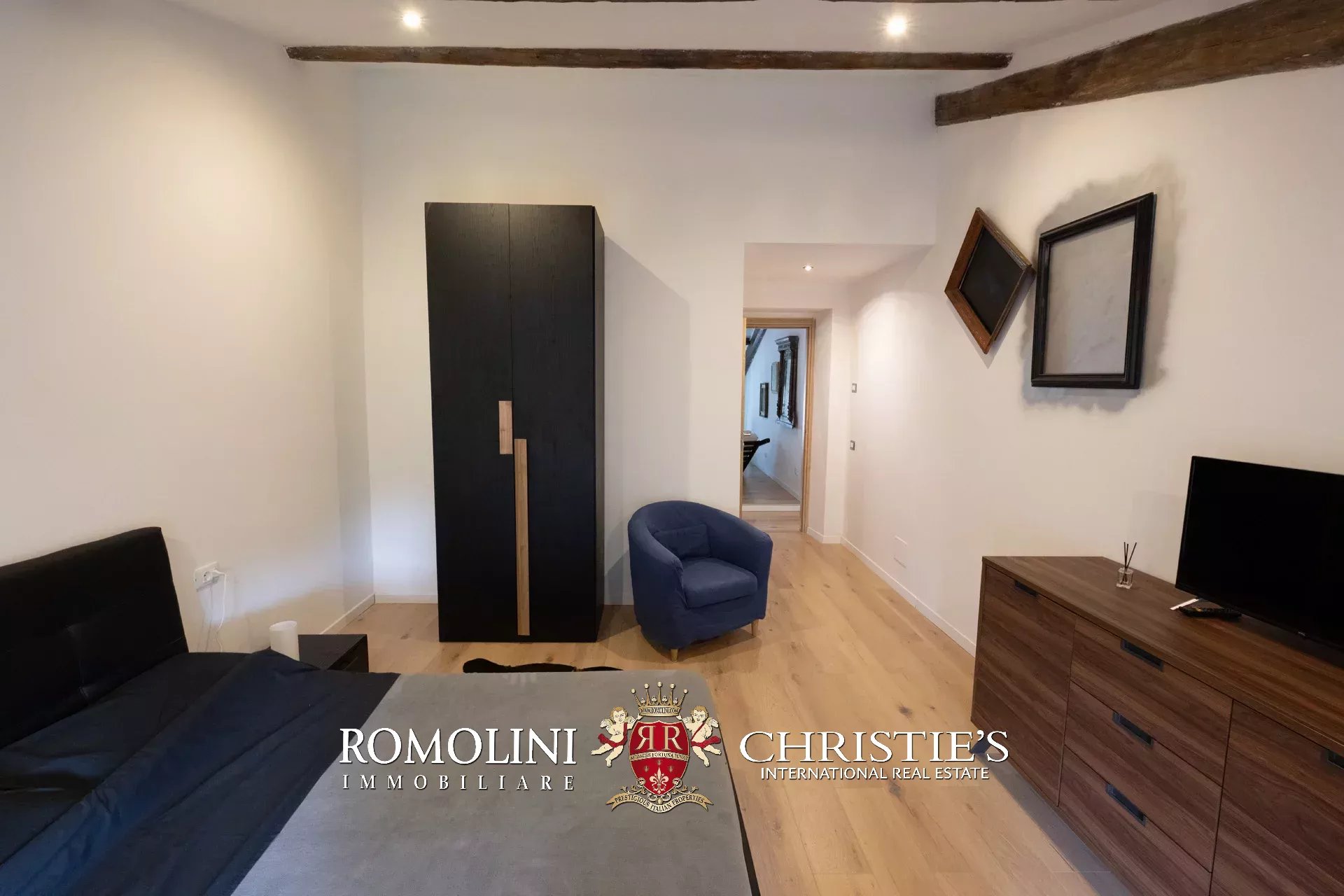 9 Bedroom Villa/Townhouse's Image 52