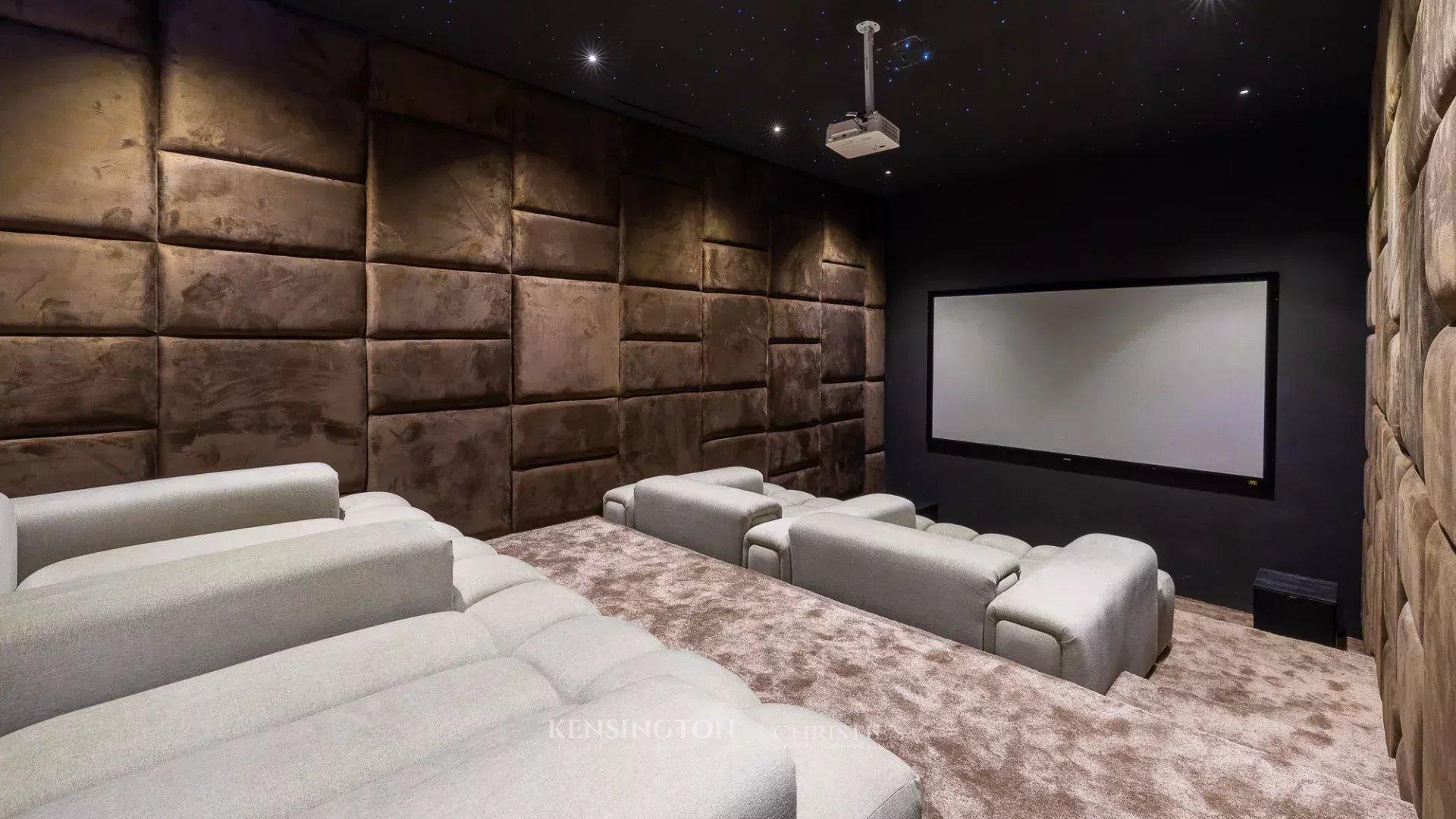 4 Bedroom Villa/Townhouse's Image 15