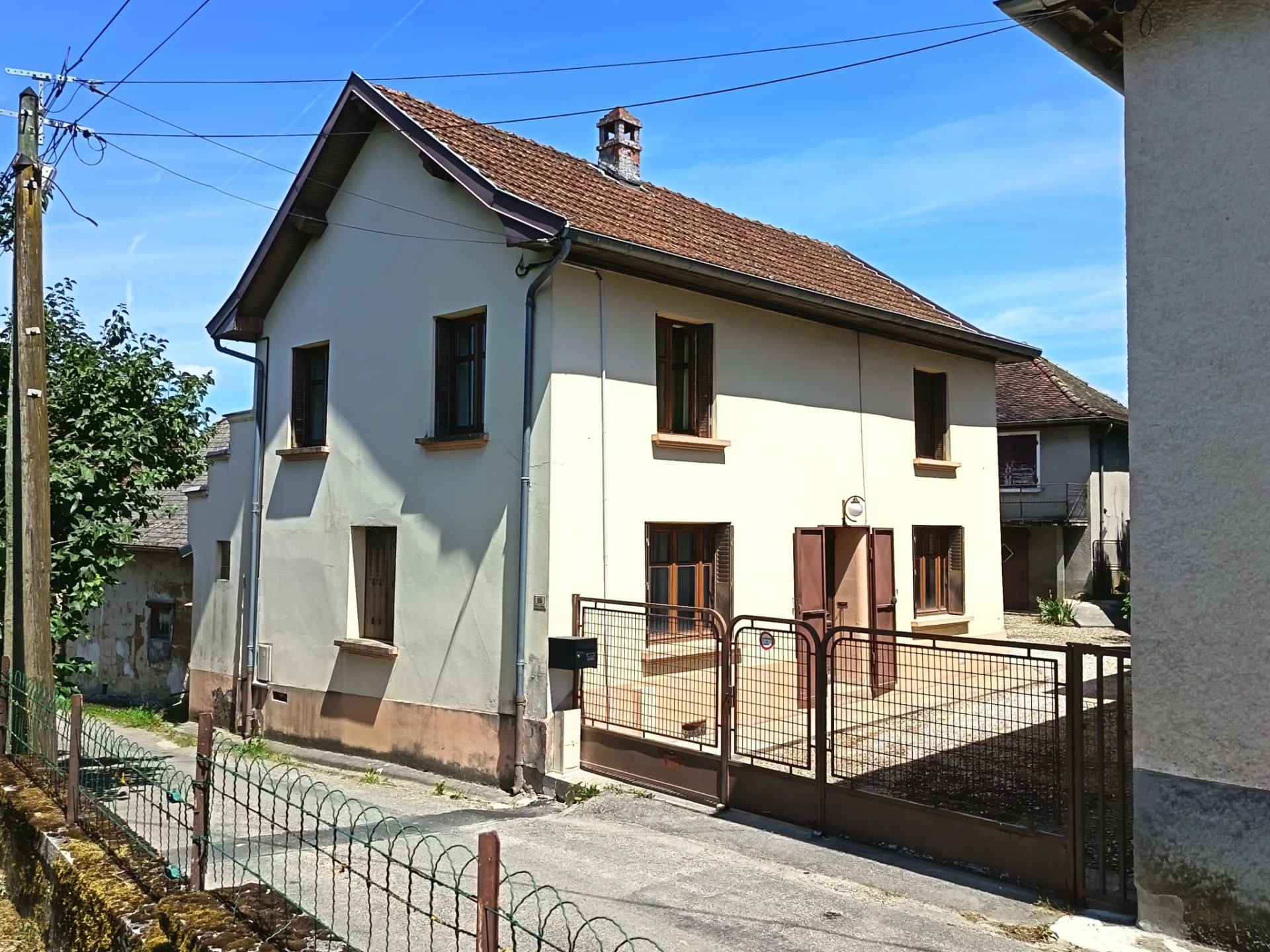 Maisons à vendre 99m2 et 35m2 terrain 1198m2 LES ABRETS-EN-D
