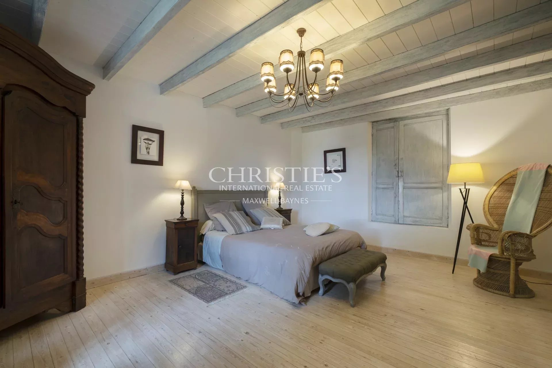 9 Bedroom Villa/Townhouse's Image 17