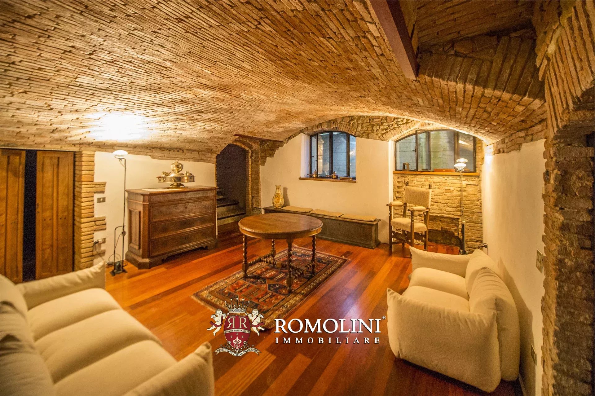 10 Bedroom Villa/Townhouse's Image 33