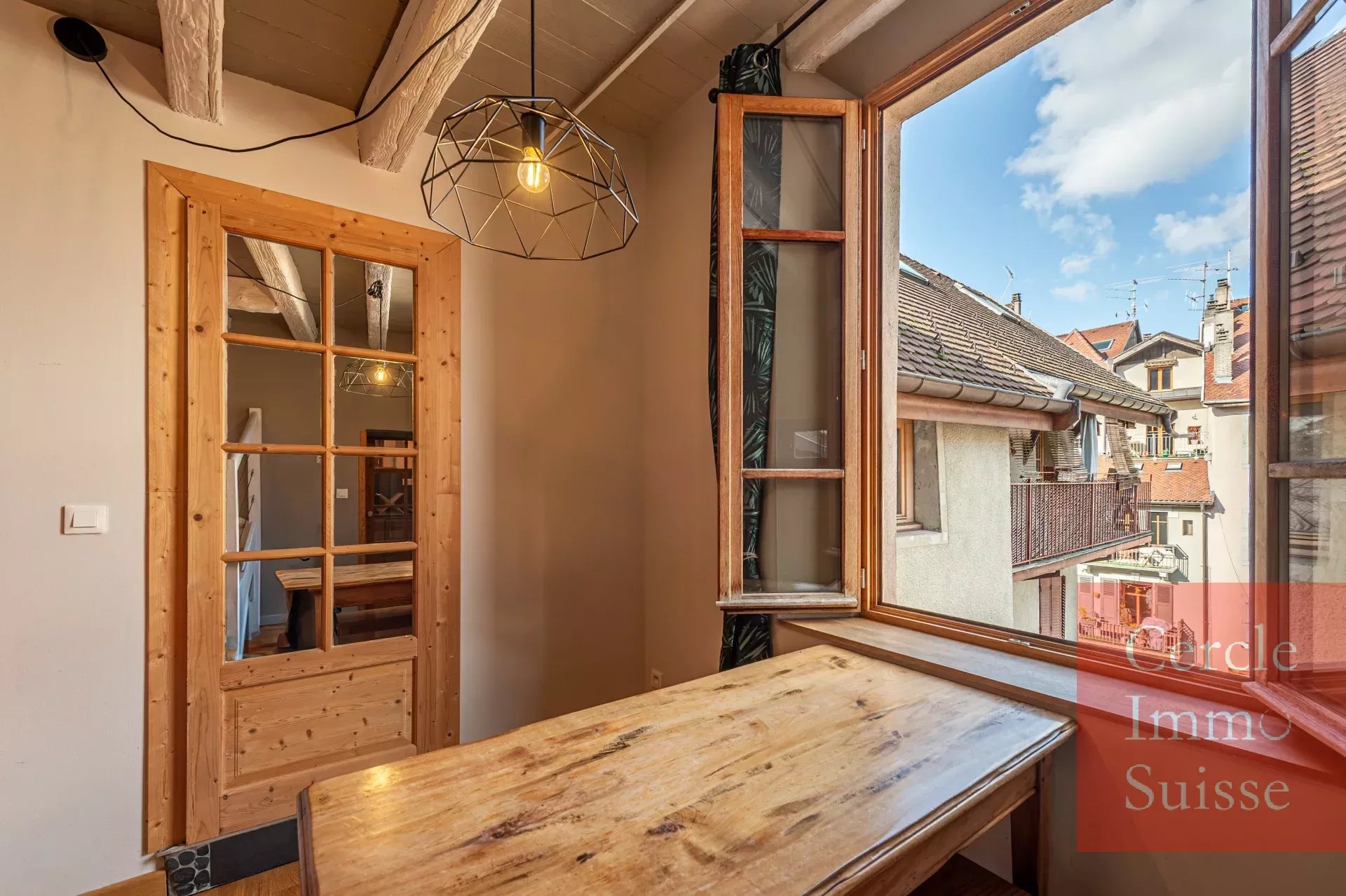 T3 Duplex à Vendre – Vue d’Exception en Vieille Ville d’Annecy - Photo 2