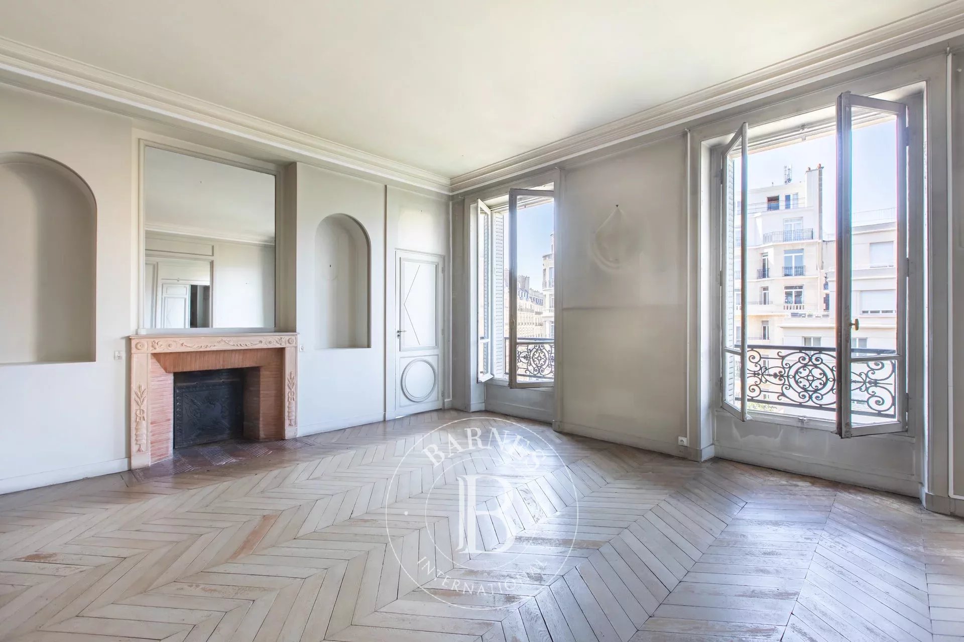 Daire Paris 8ème - picture 4