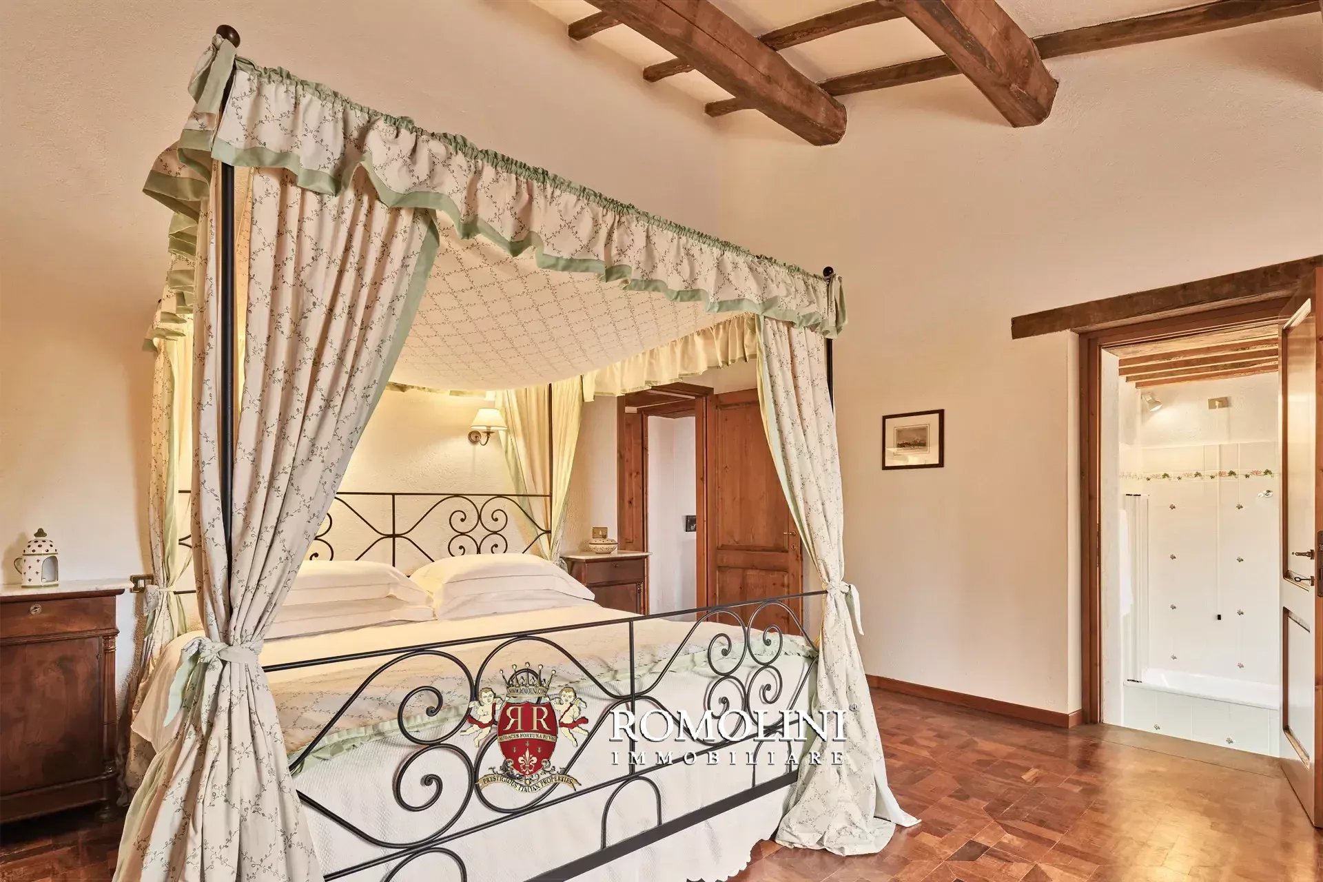 15 Bedroom Villa/Townhouse's Image 72
