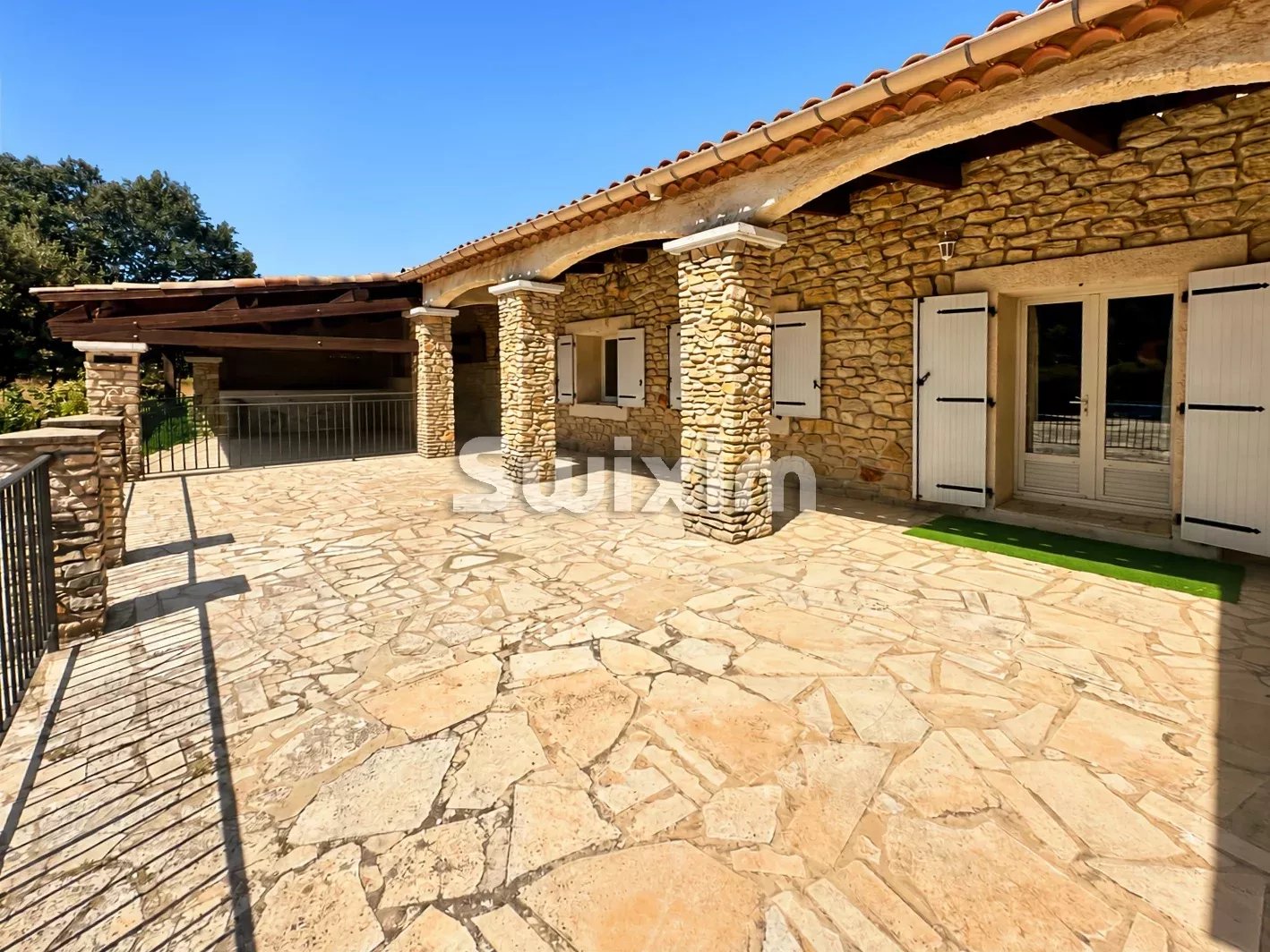 Mornas - Authentique maison en pierre de 153 m² avec piscine