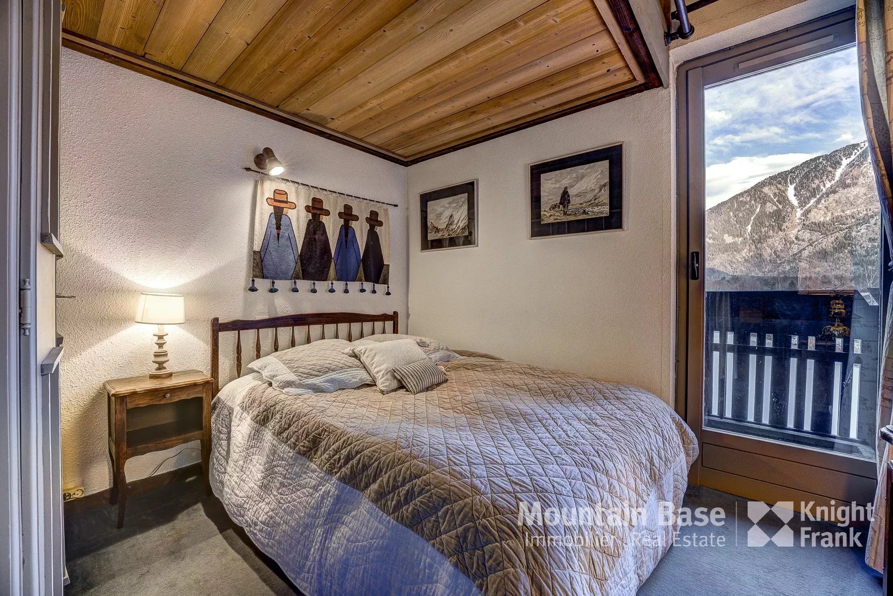 Photo of Dru is beautiful 3-bedroom triplex apartment overlooking the lake situated in Champraz.