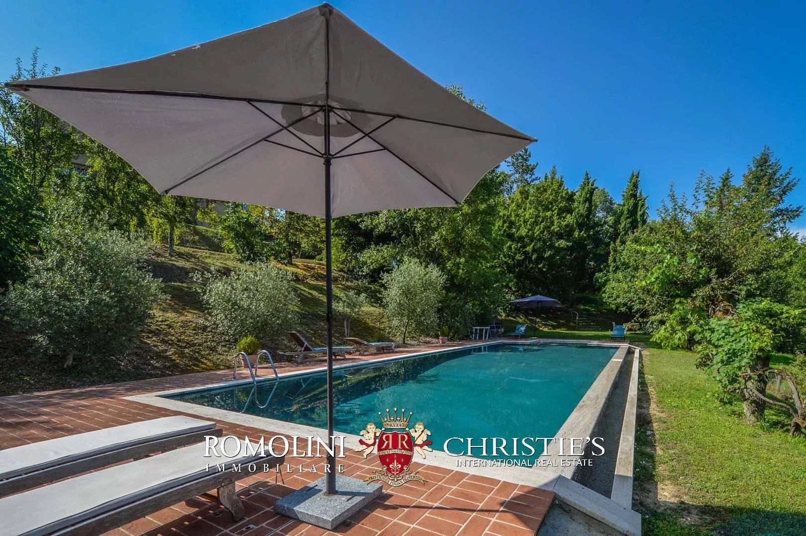 6 Bedroom Villa/Townhouse's Image 18