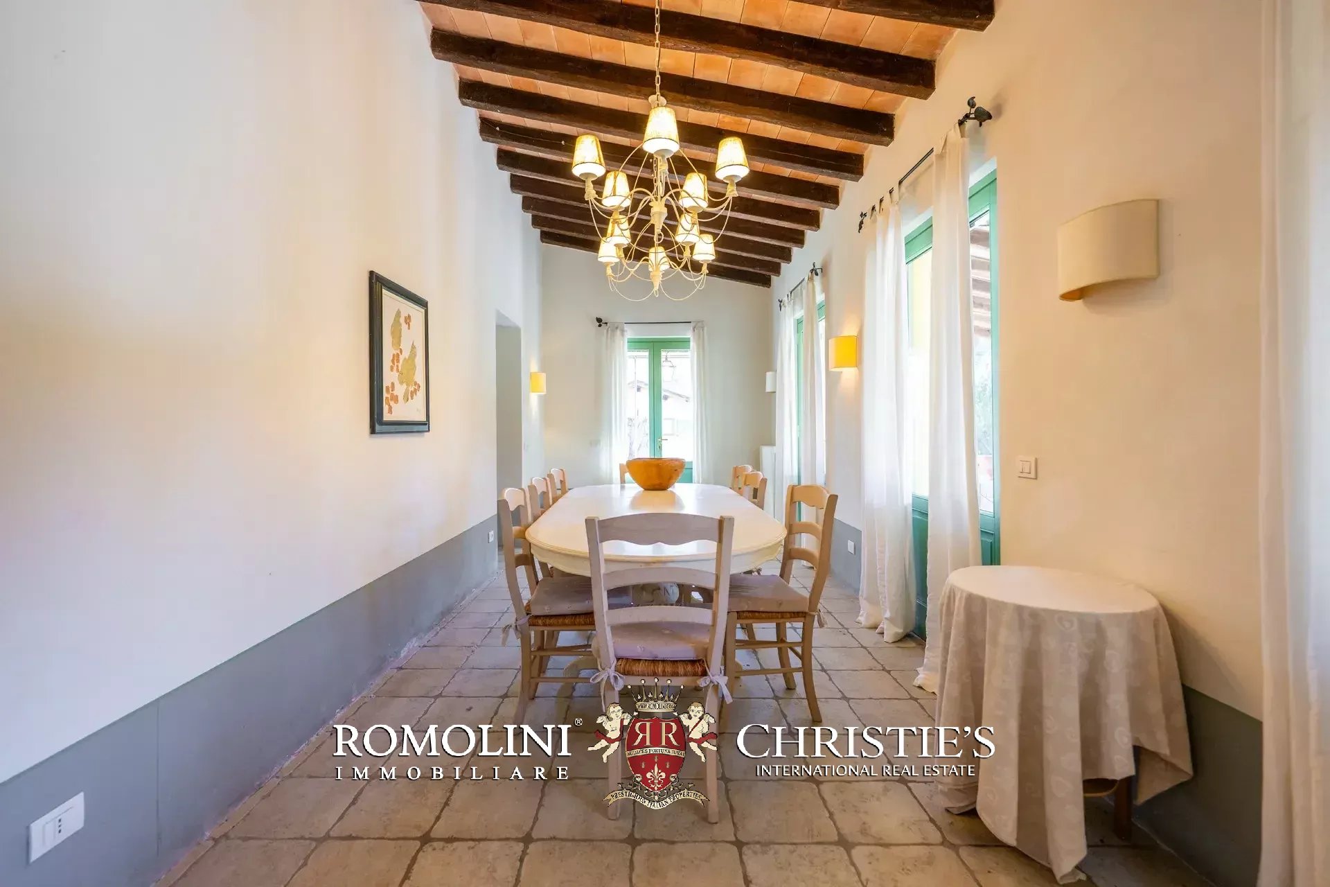 6 Bedroom Villa/Townhouse's Image 23