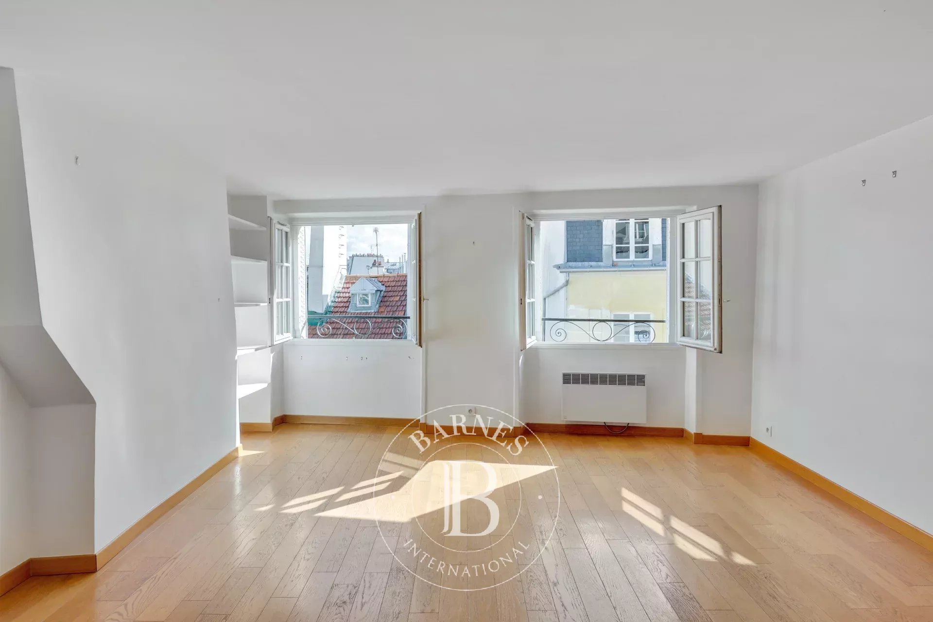 Paris 6 - Dragon - 2 rooms - top floor - view - picture 5