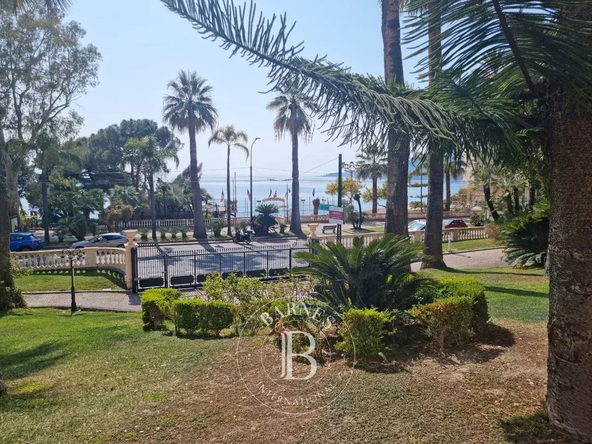 Apart otel Ospedaletti - picture 4