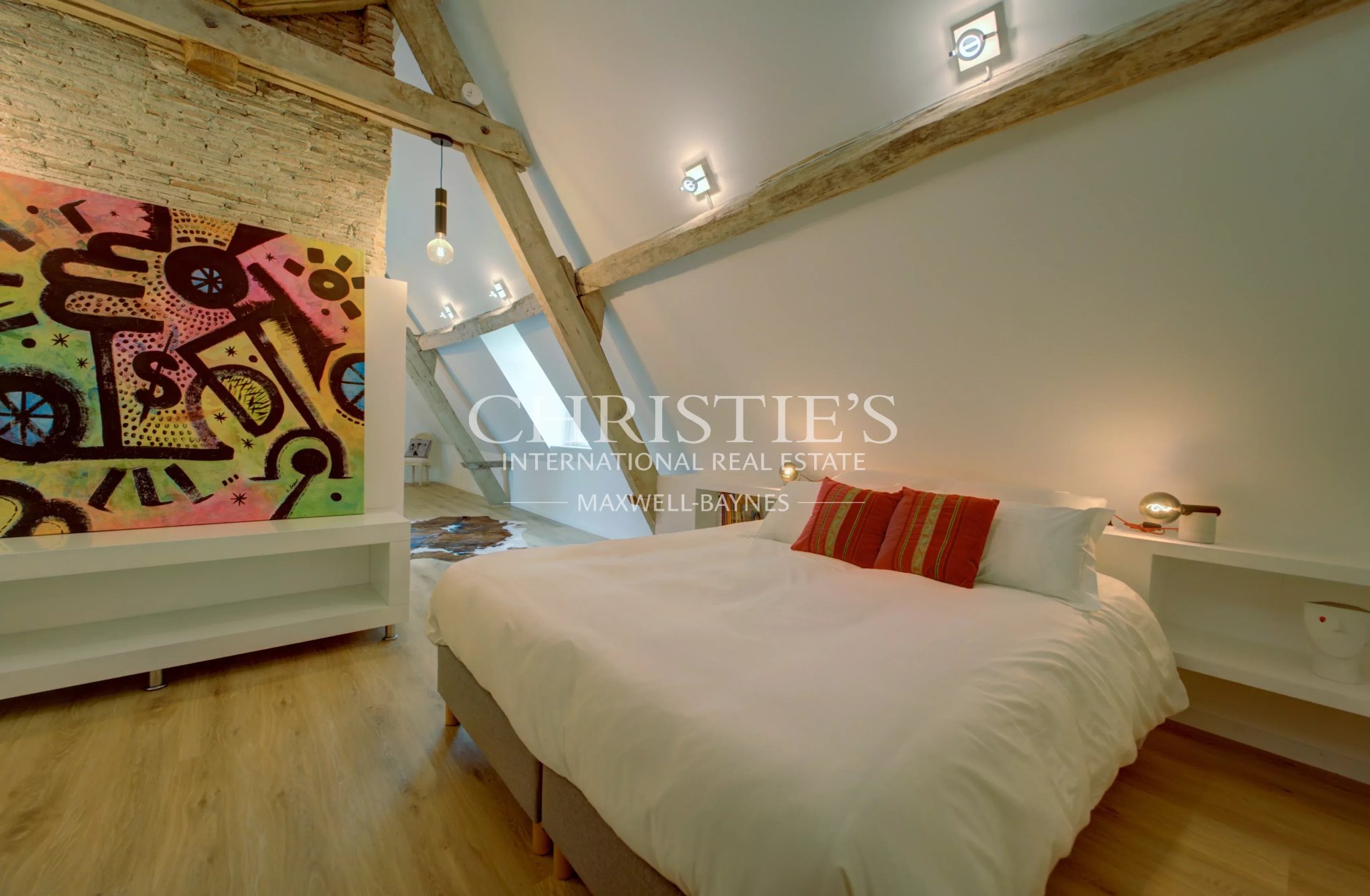 9 Bedroom Chateau's Image 29