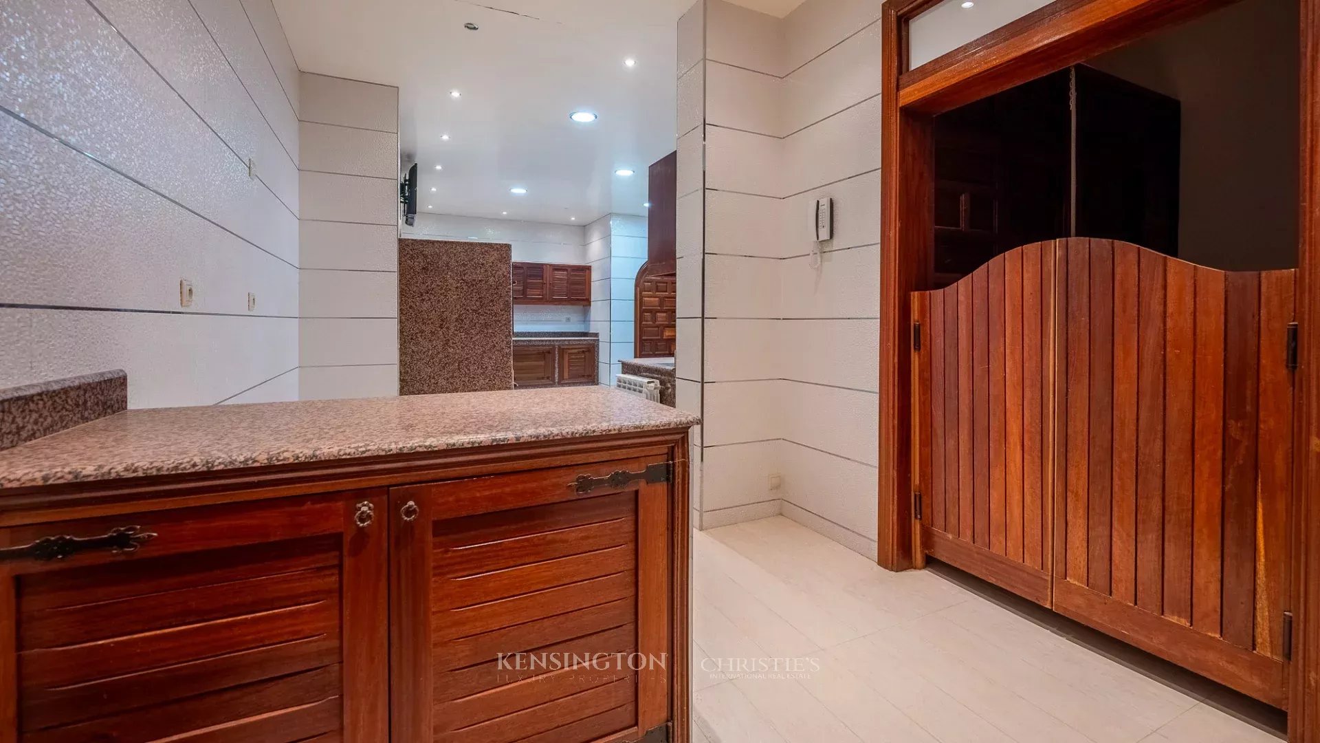 4 Bedroom Villa/Townhouse's Image 35