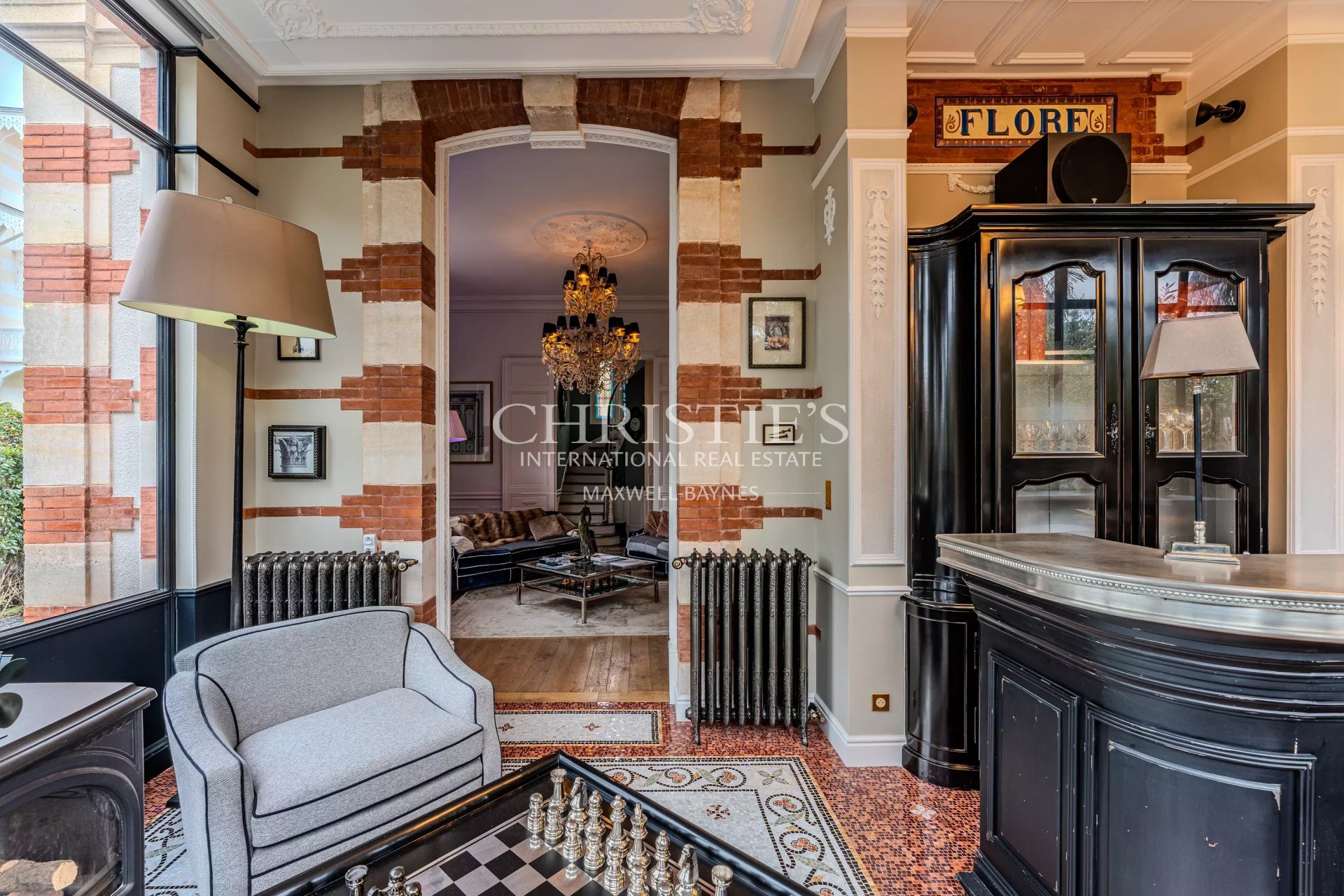 7 Bedroom Villa/Townhouse's Image 4