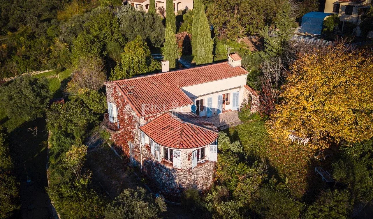 Photo of Villa For Sale in Montauroux for renovation