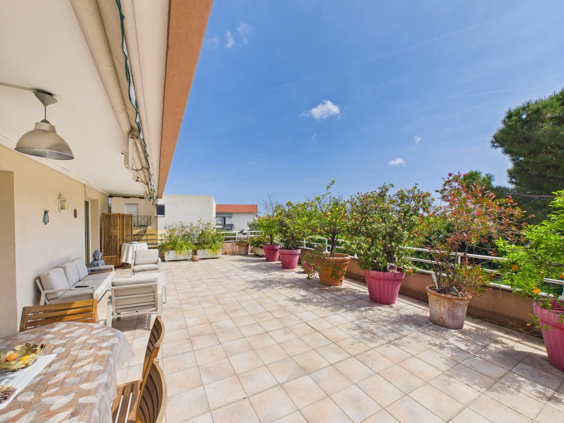 JUAN LES PINS ANTIBES Spacieux 4 pièces avec grande terrasse plein sud – Proche centre et plages - Photo 3