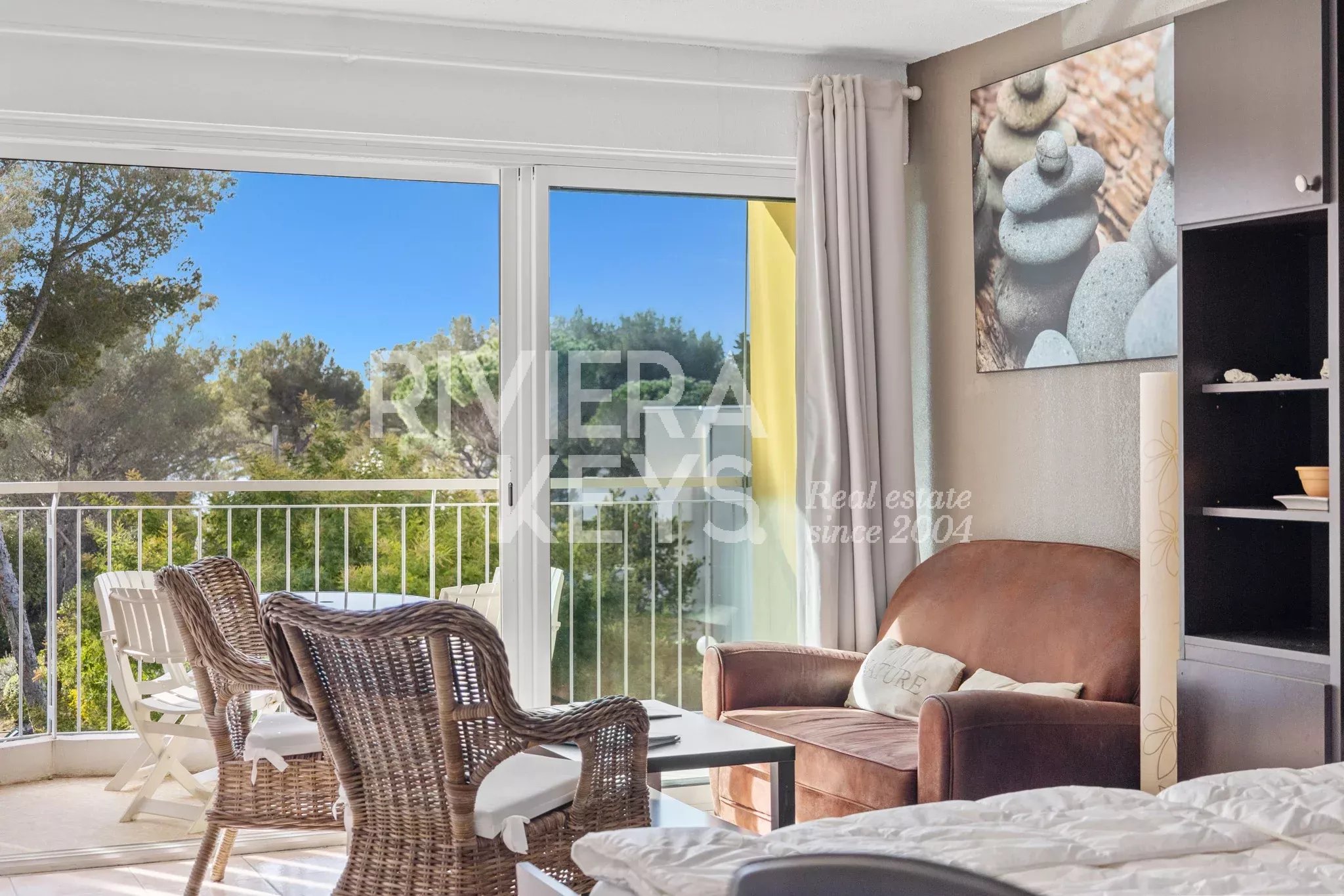 SAINT-RAPHAËL – Boulouris: Stor studio med loggia og basseng