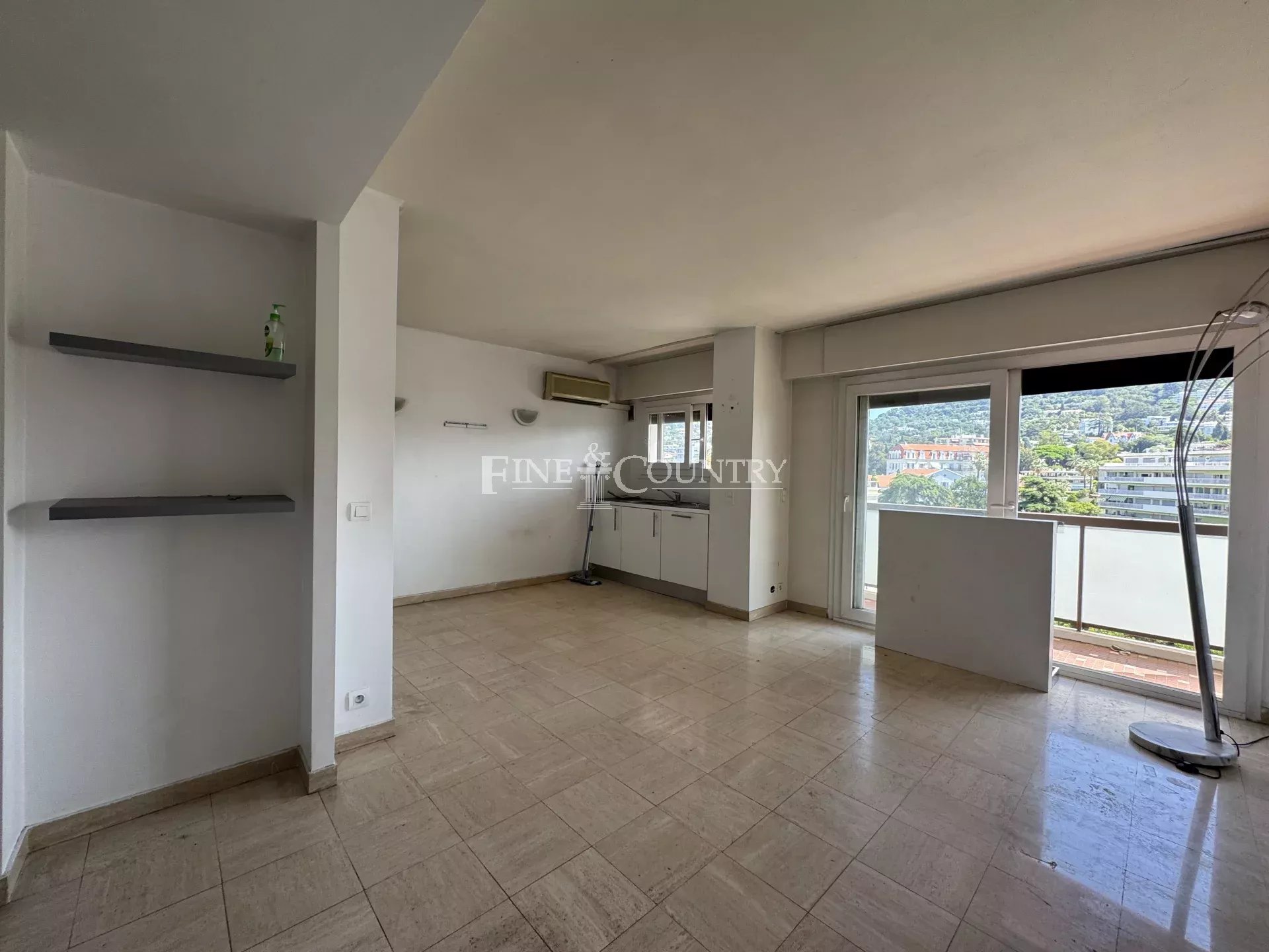 Photo of 1 BEDROOM APPARTEMENT FOR SALE CANNES BANANE