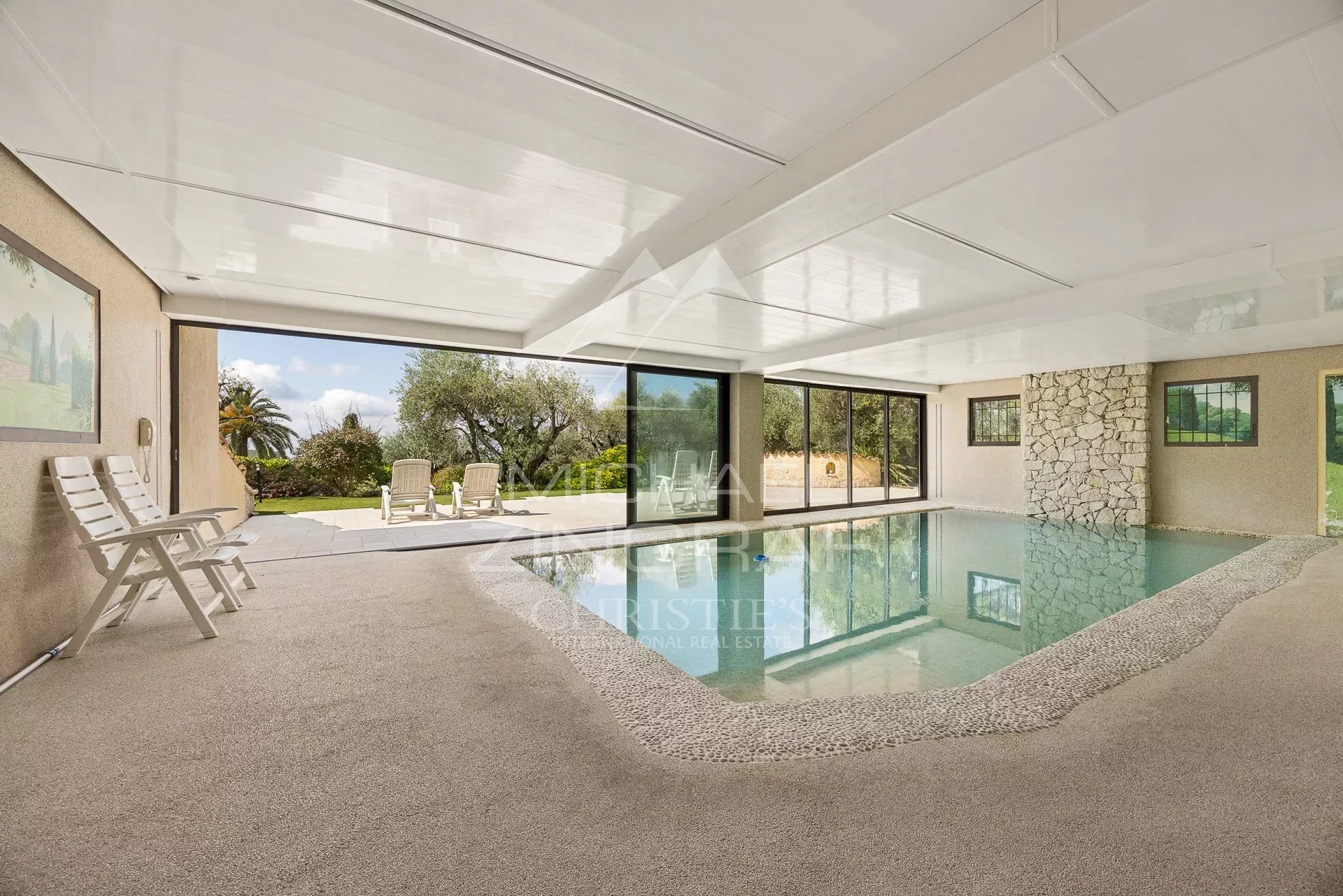 6 Bedroom Villa/Townhouse's Image 6