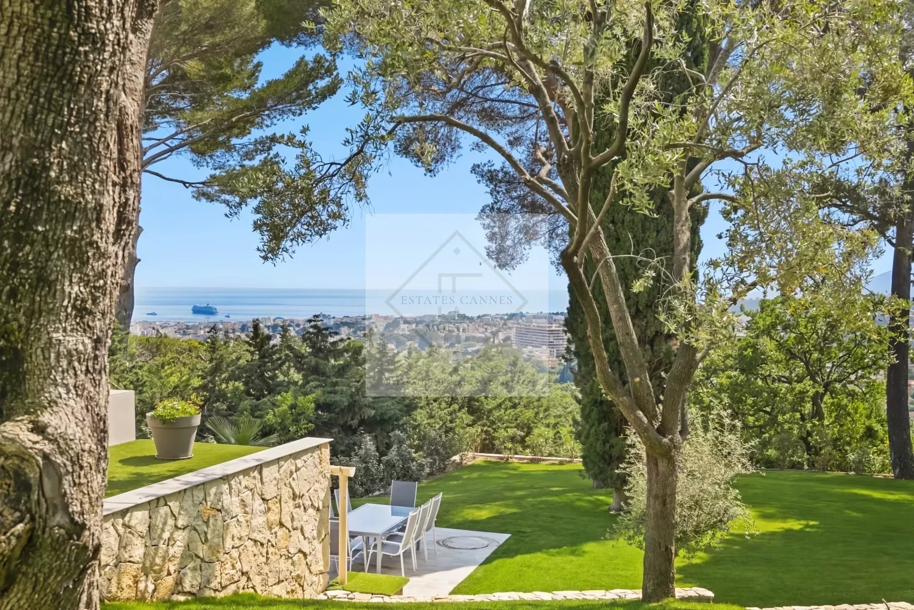 Villa d’Exception à Mougins – Vue Mer Panoramique — photo 3