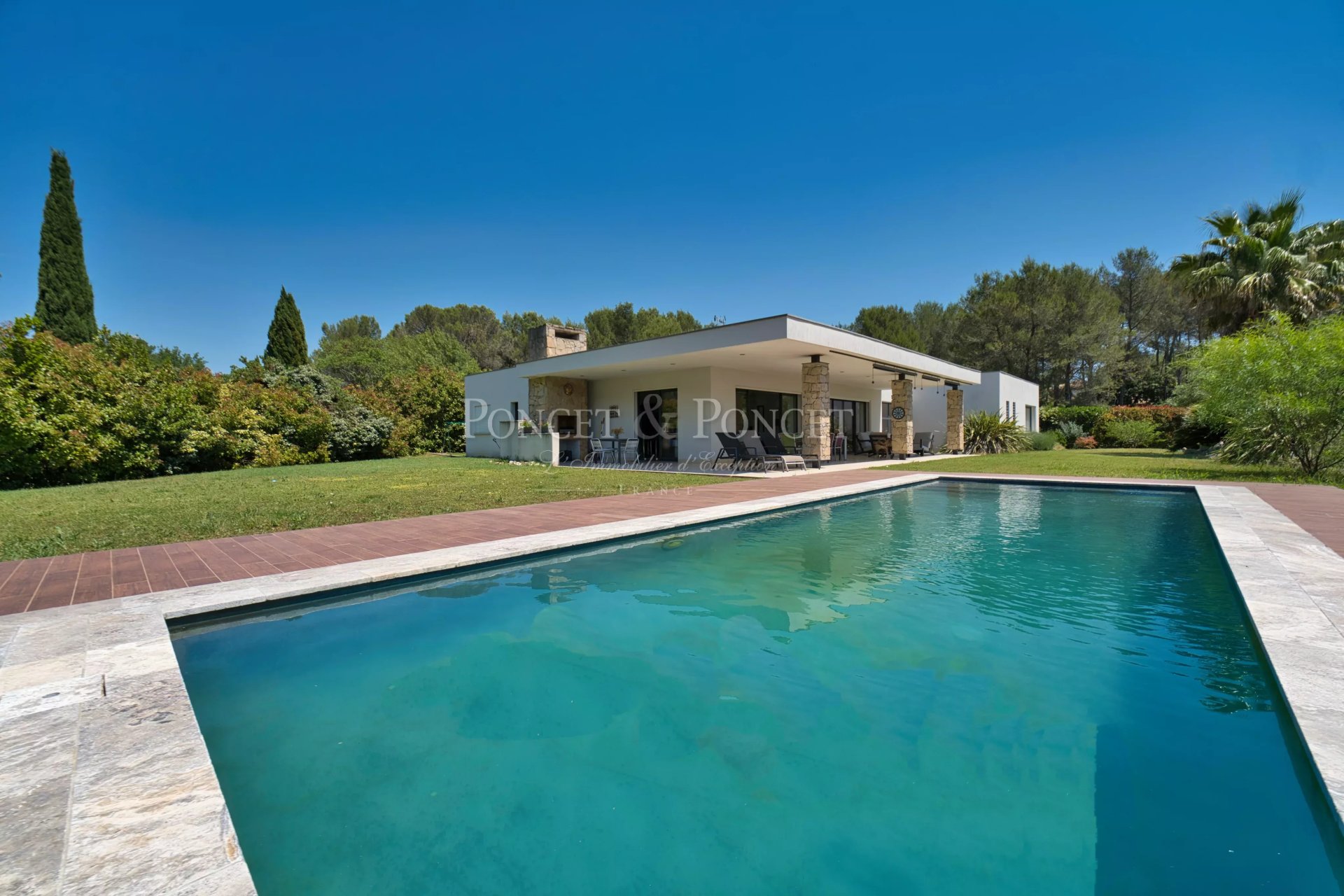 4 Bedroom Villa/Townhouse's Image 10
