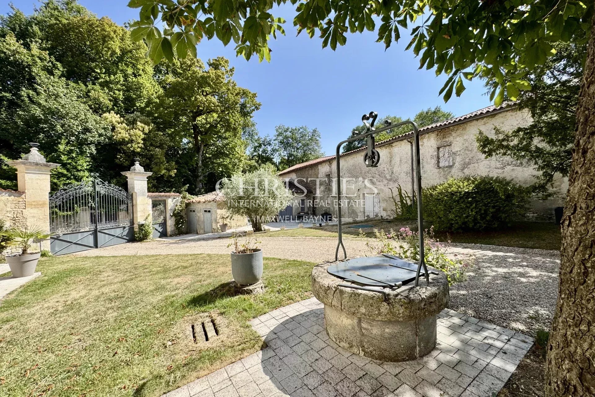7 Bedroom Villa/Townhouse's Image 51