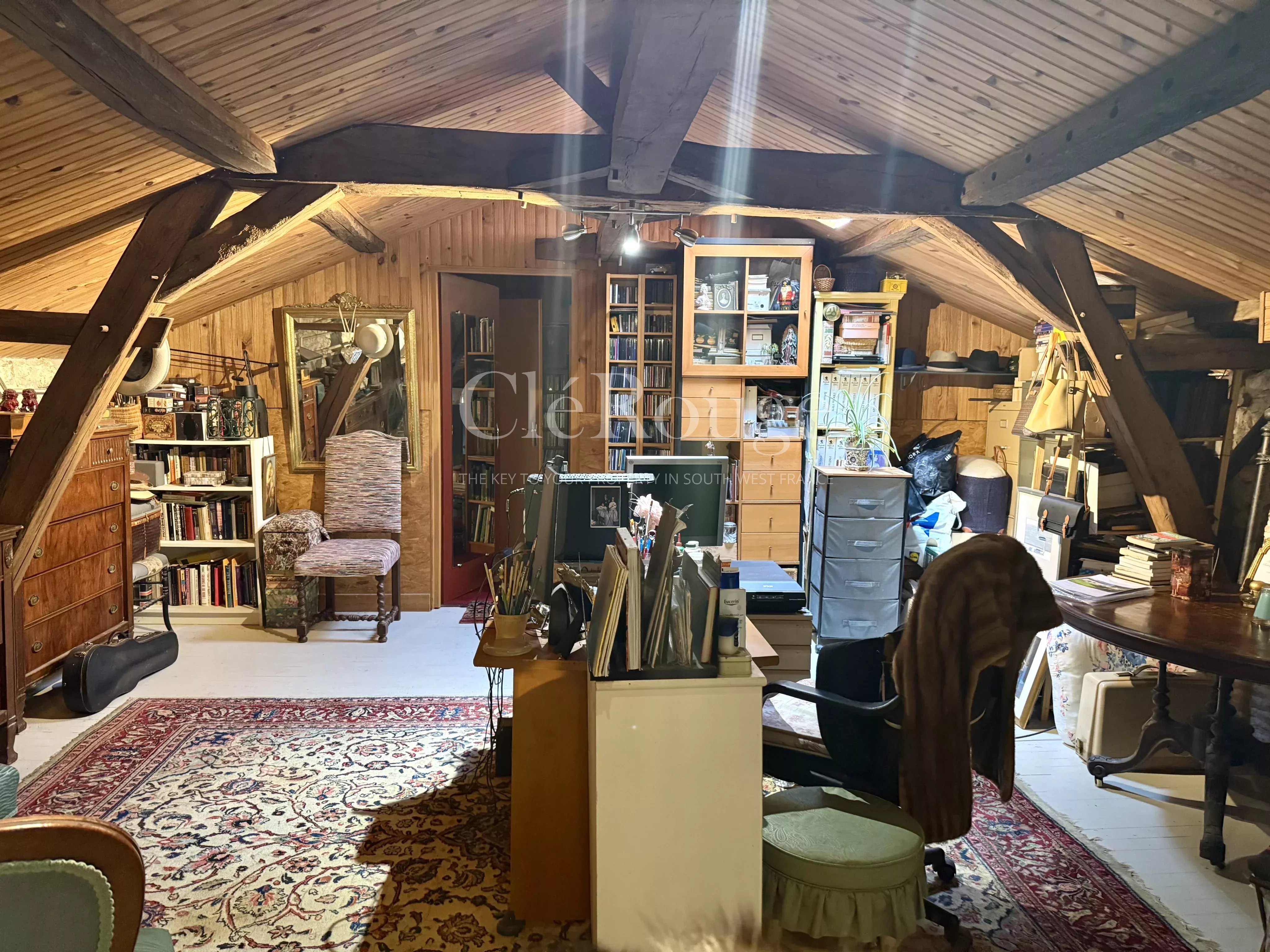 5 minutes from Lauzun - Stone house with barns, pond and park