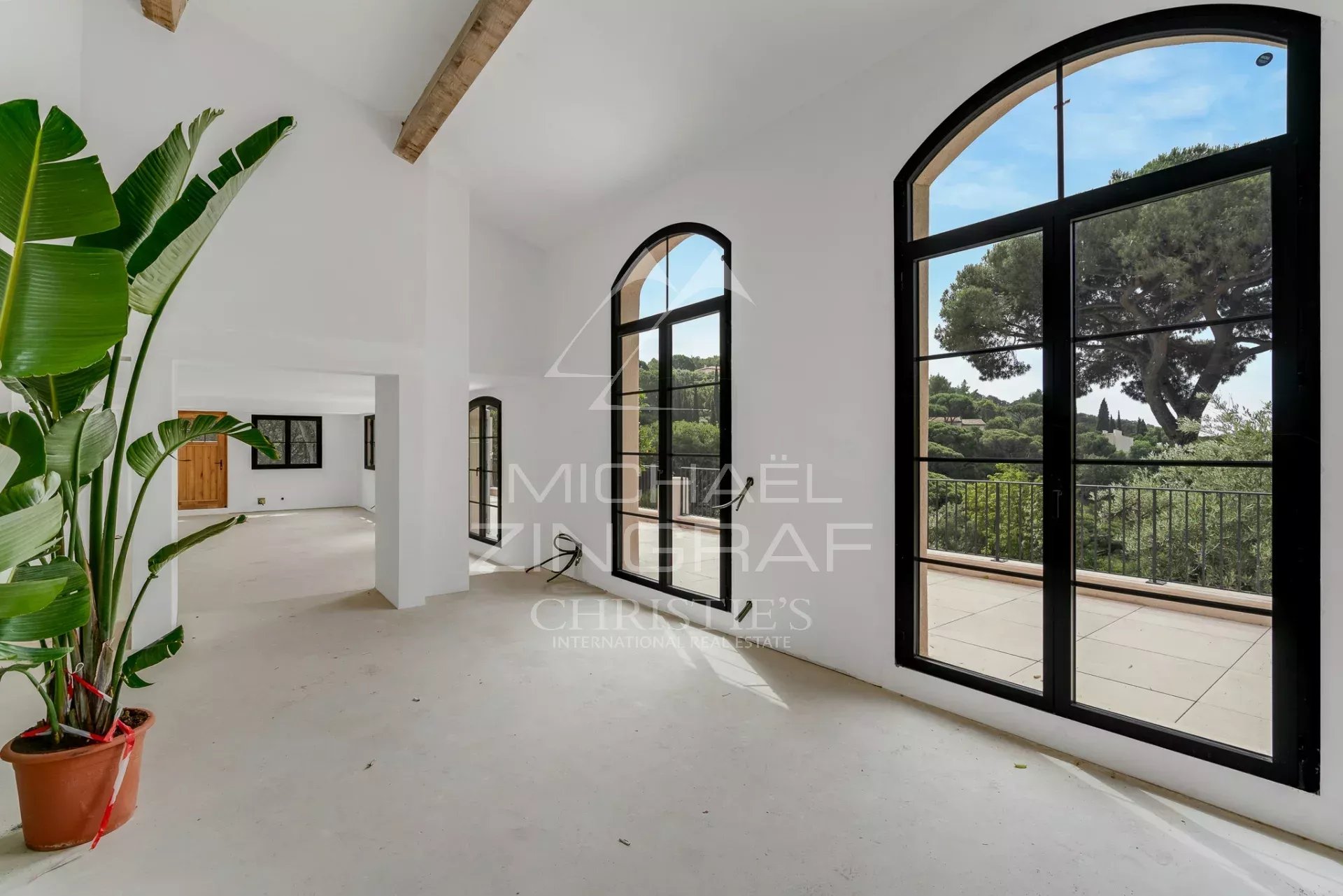 6 Bedroom Villa/Townhouse's Image 6