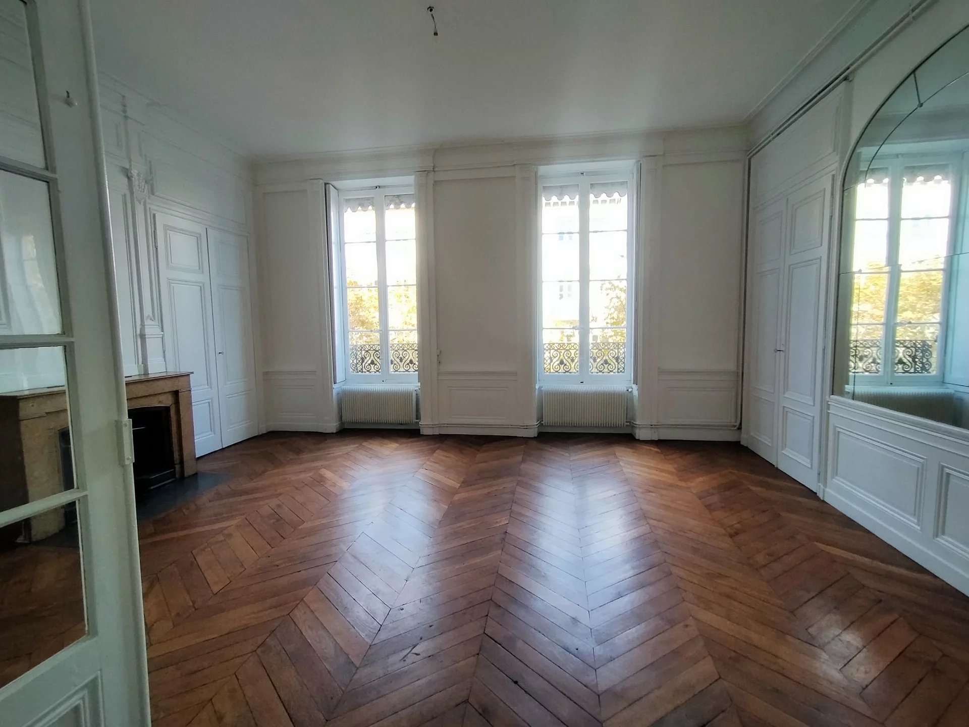 84682153 Location Lyon 6ème