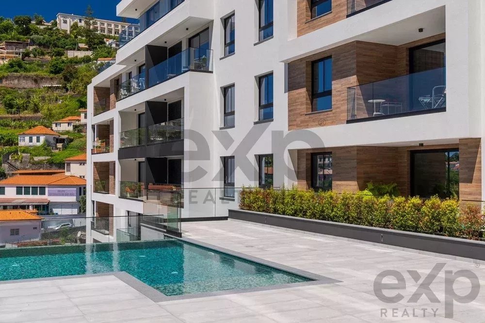 Penthouse Luxo em Funchal: Sofisticação Elevada