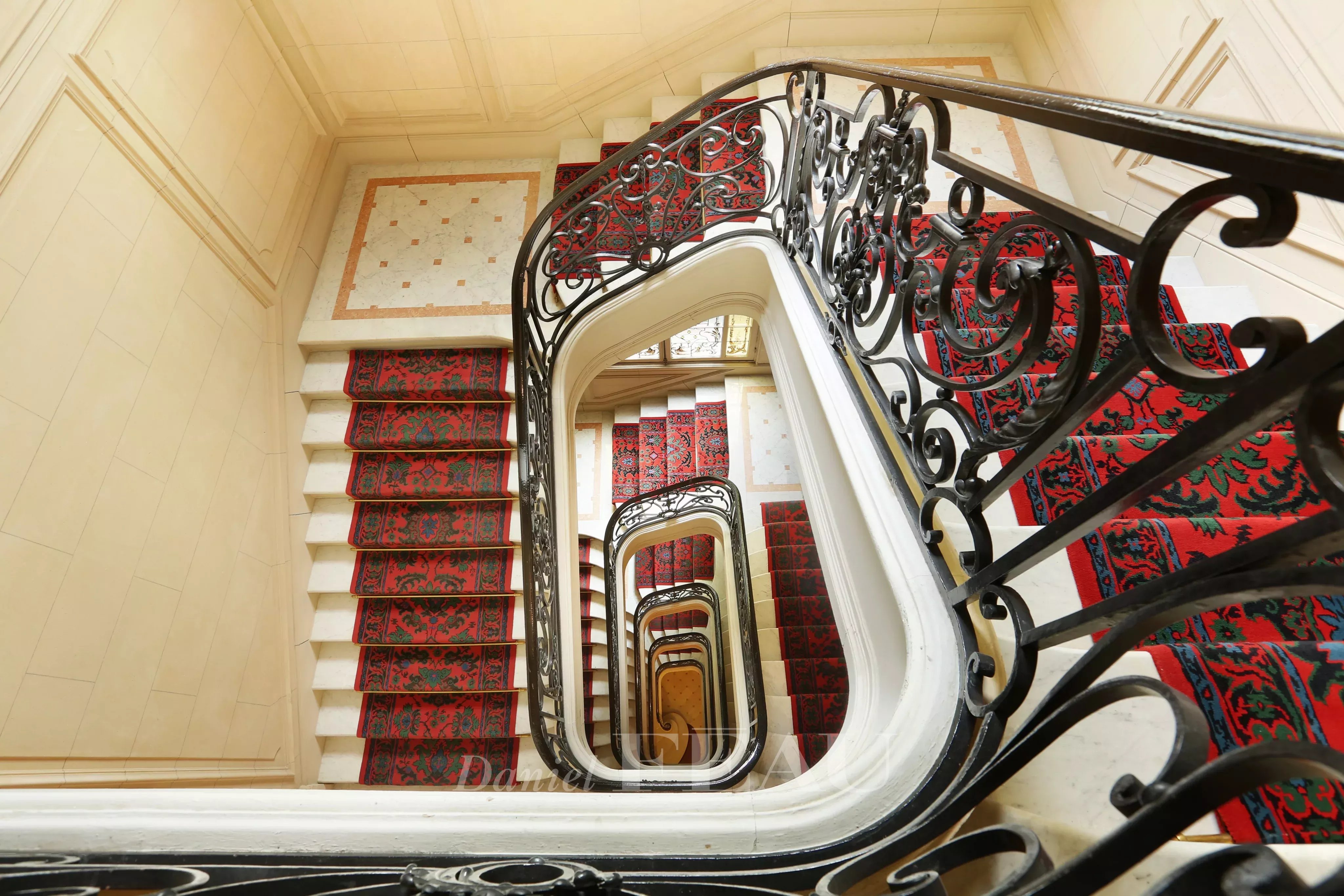 Sale Apartment Paris 16th