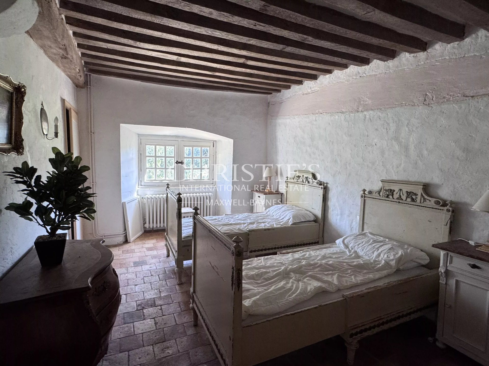9 Bedroom Chateau's Image 21