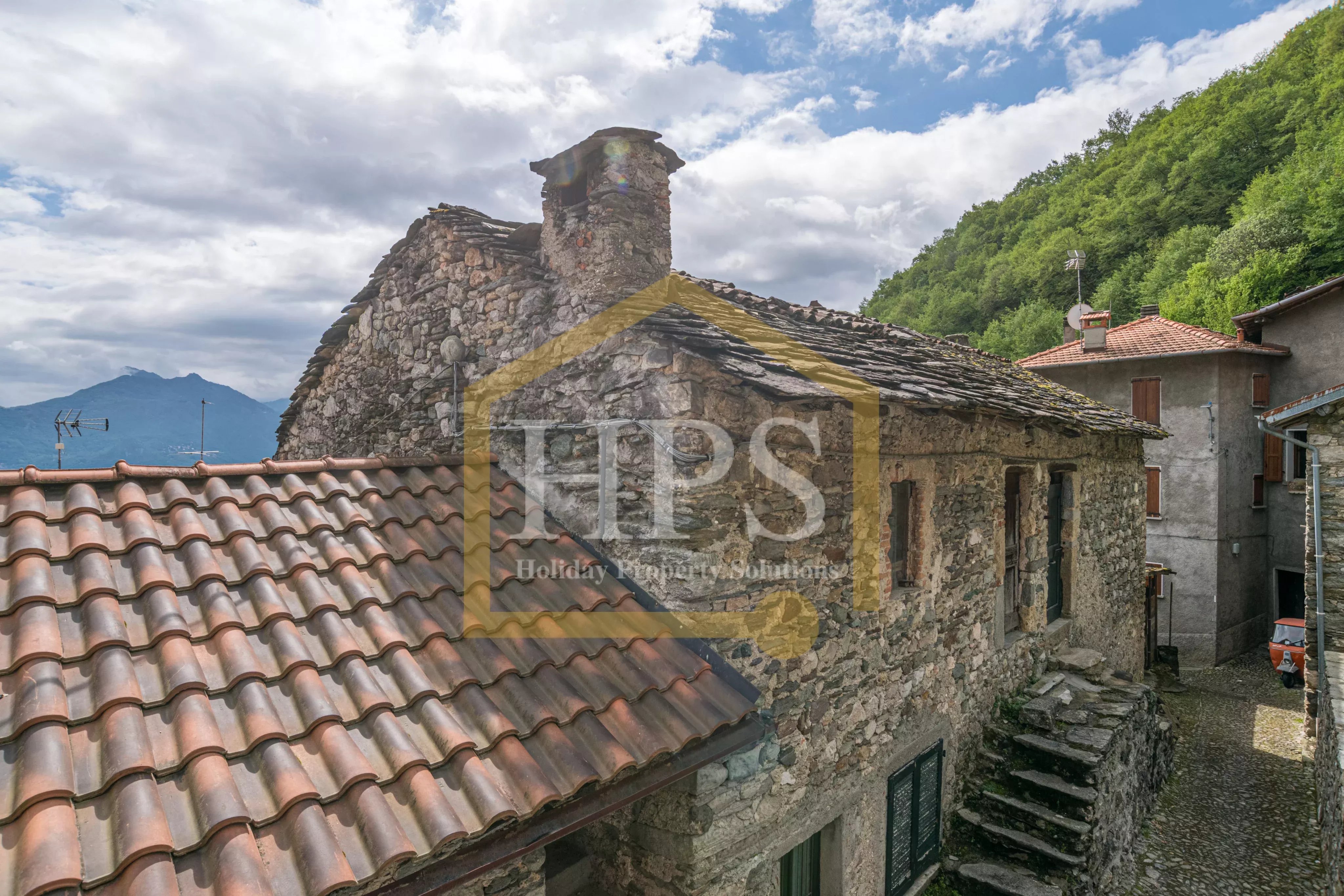 Rustico Ligomena, property to renovate, Menaggio area