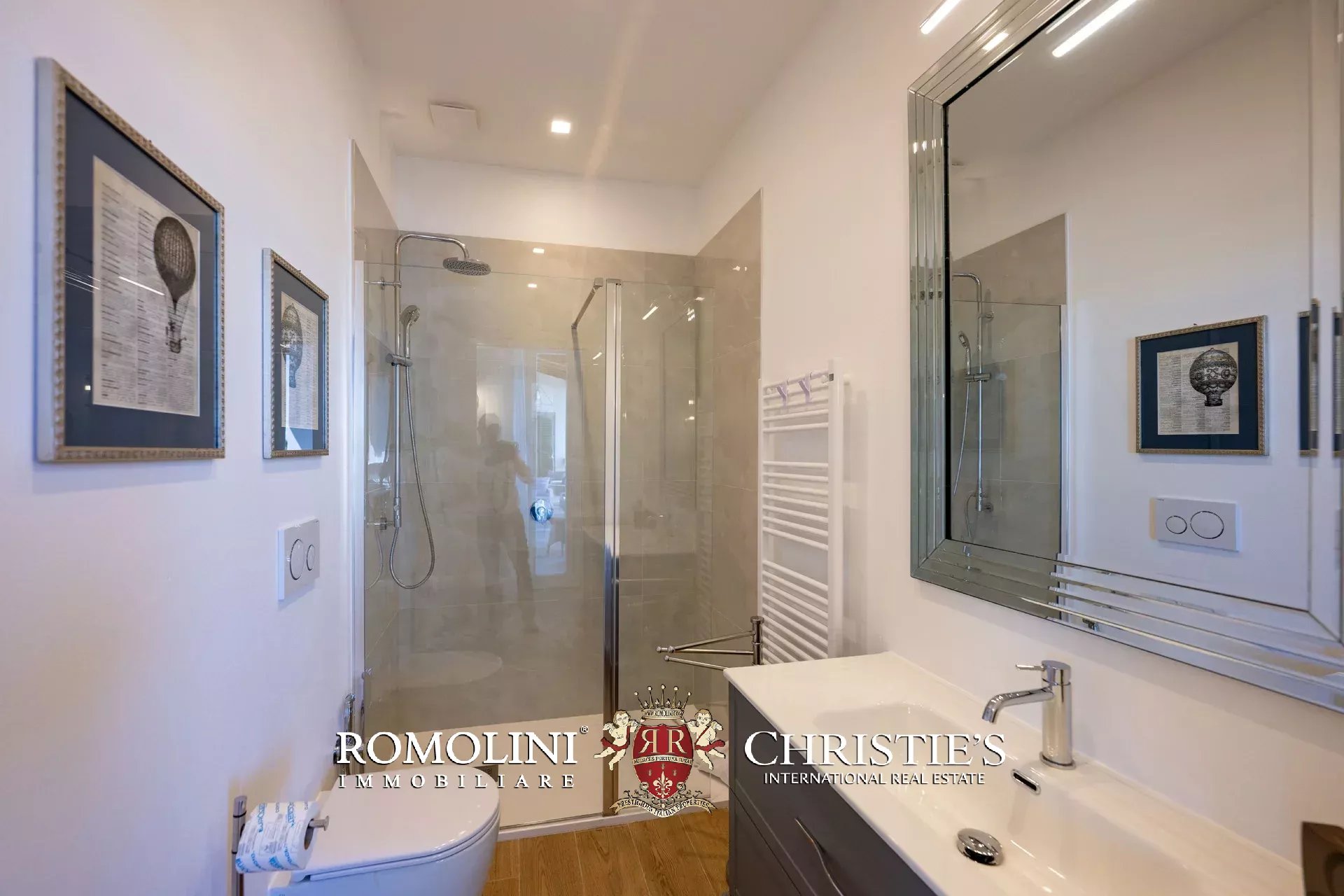 6 Bedroom Villa/Townhouse's Image 44