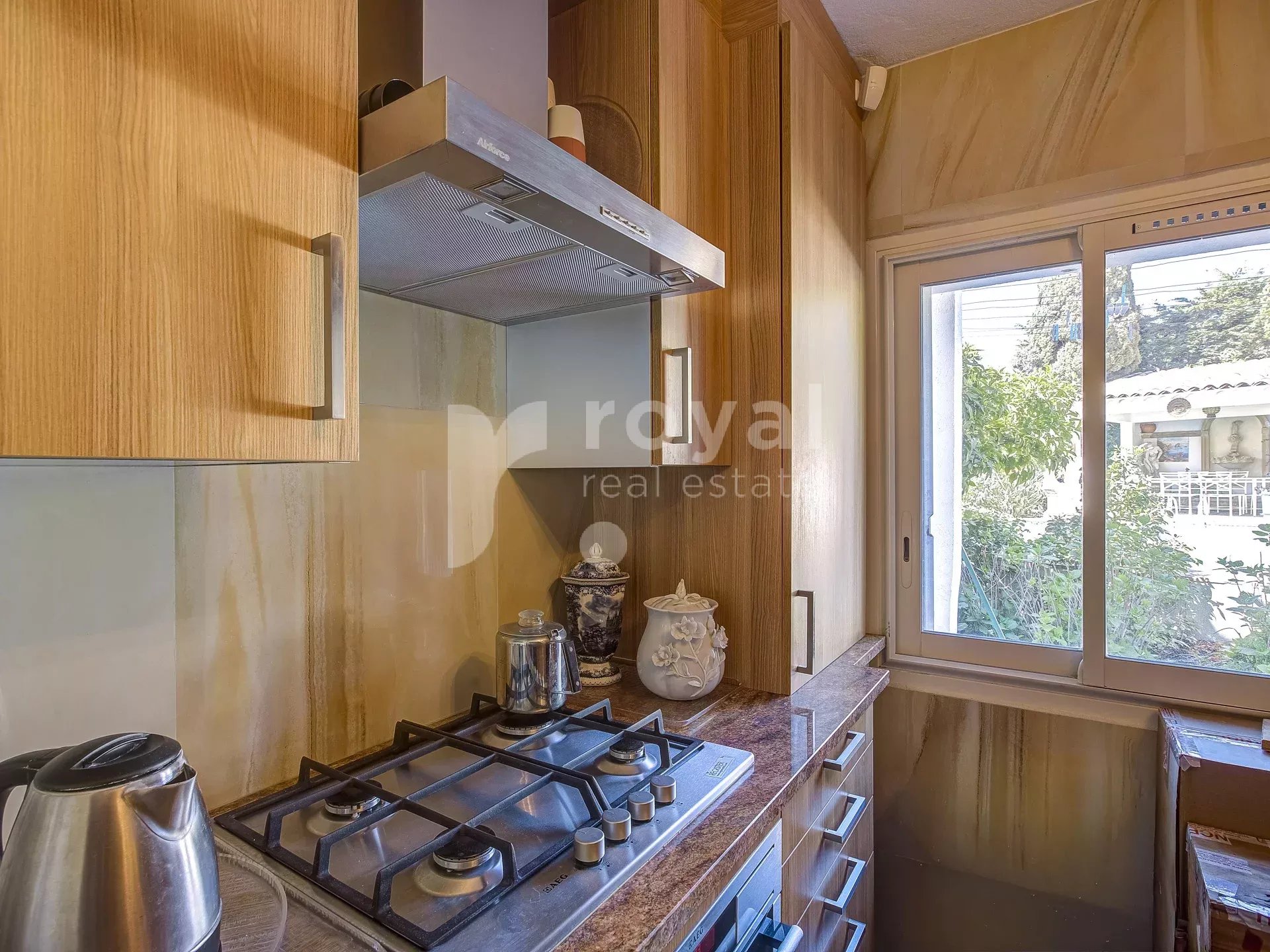 Villa avec une vue dégagée — photo 12