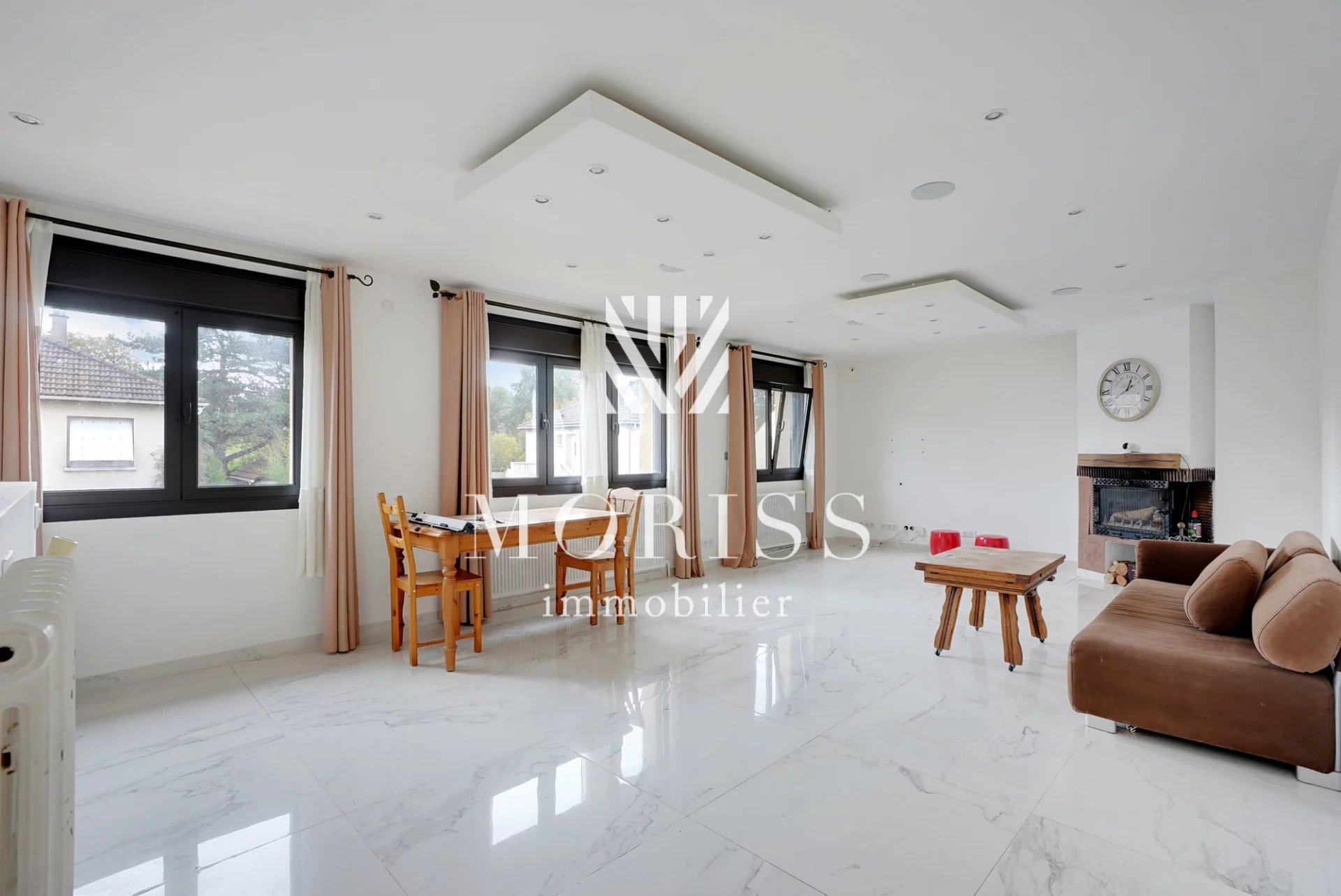 MAISON 6 PIÈCES - AVEC JARDIN DE 425M2 - PLESSIS-TRÉVISE - Image Array