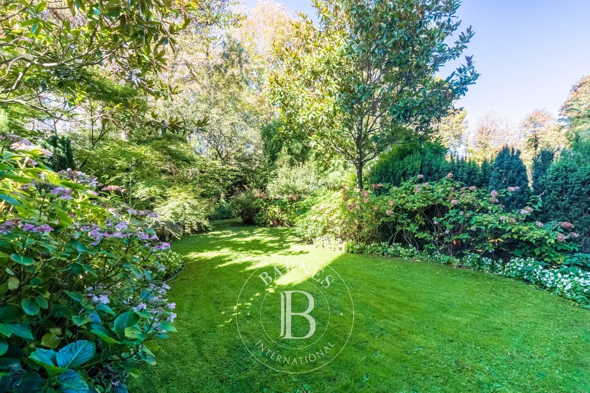 Neuilly Sainte Foy - Garden level - 4 bedrooms