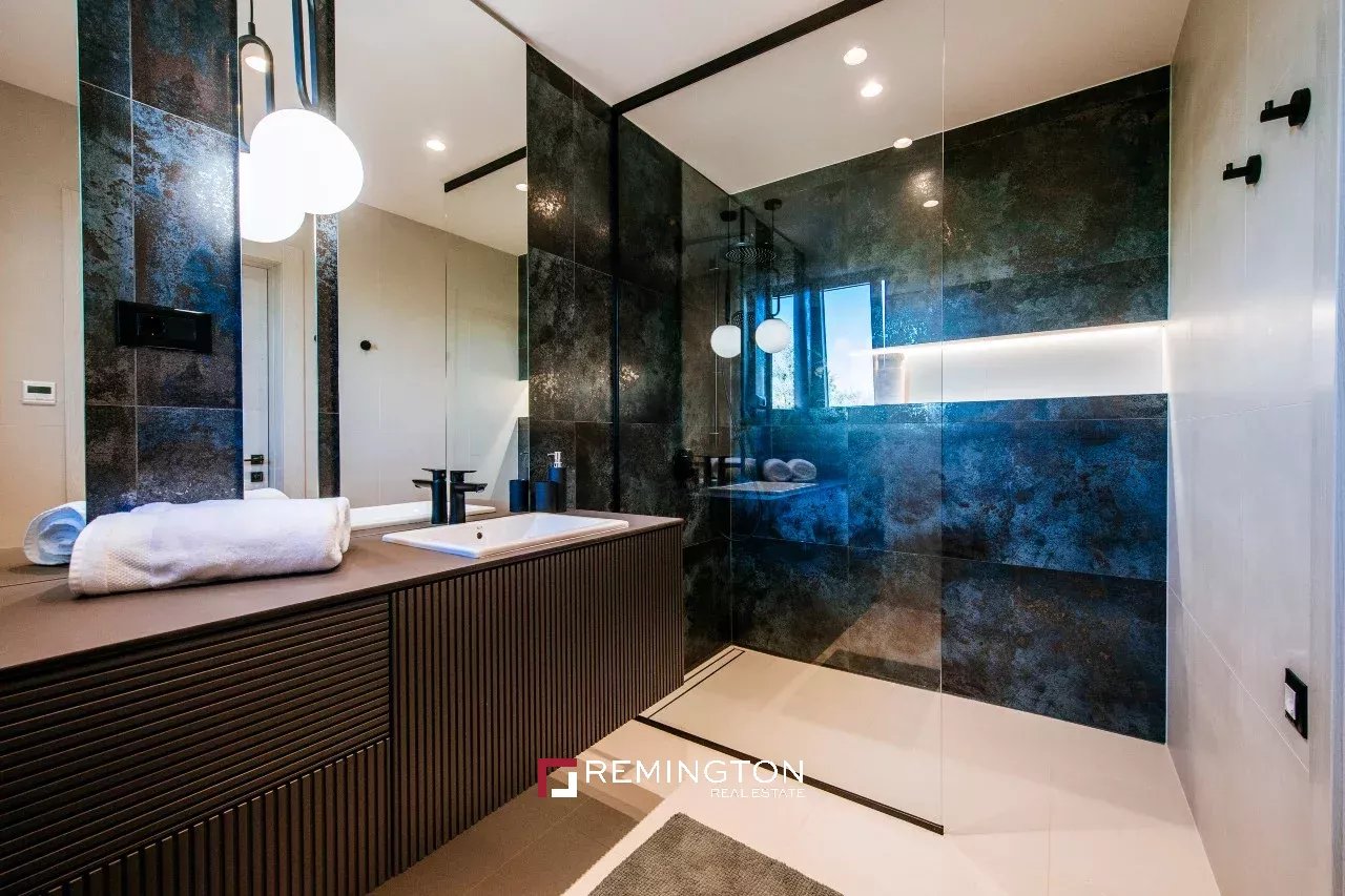 5 Bedroom Villa/Townhouse's Image 10