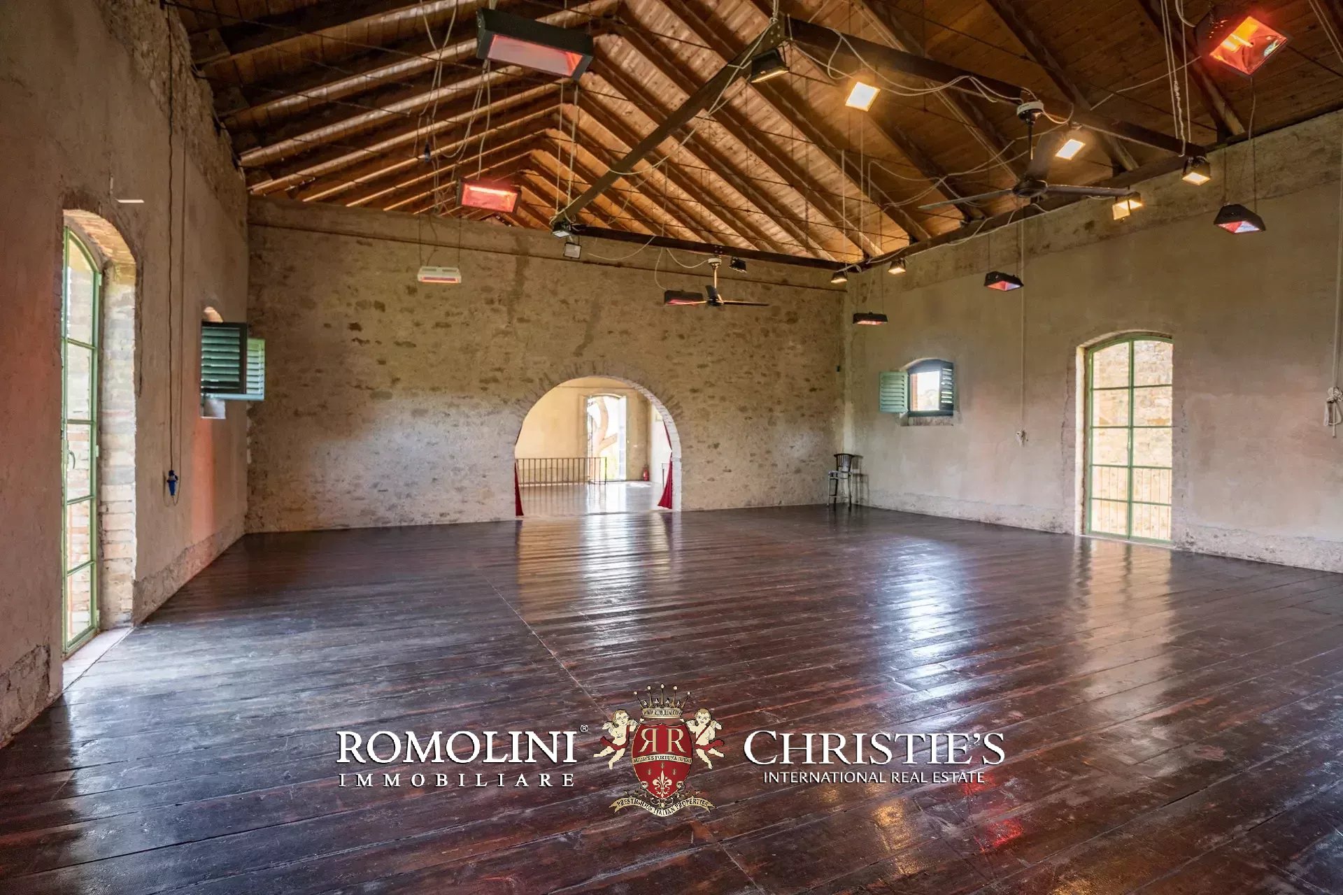 10 Bedroom Villa/Townhouse's Image 78