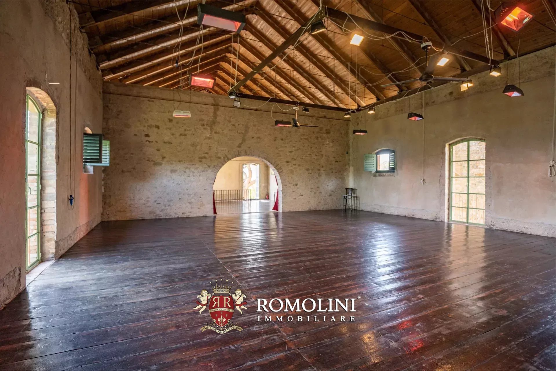 10 Bedroom Villa/Townhouse's Image 78