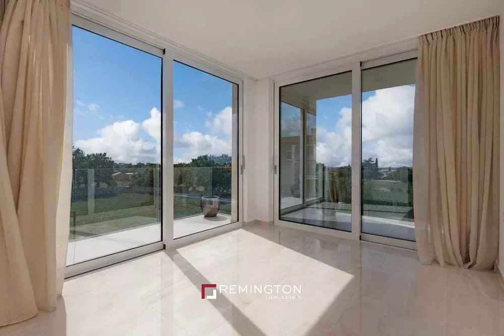 4 Bedroom Villa/Townhouse's Image 14