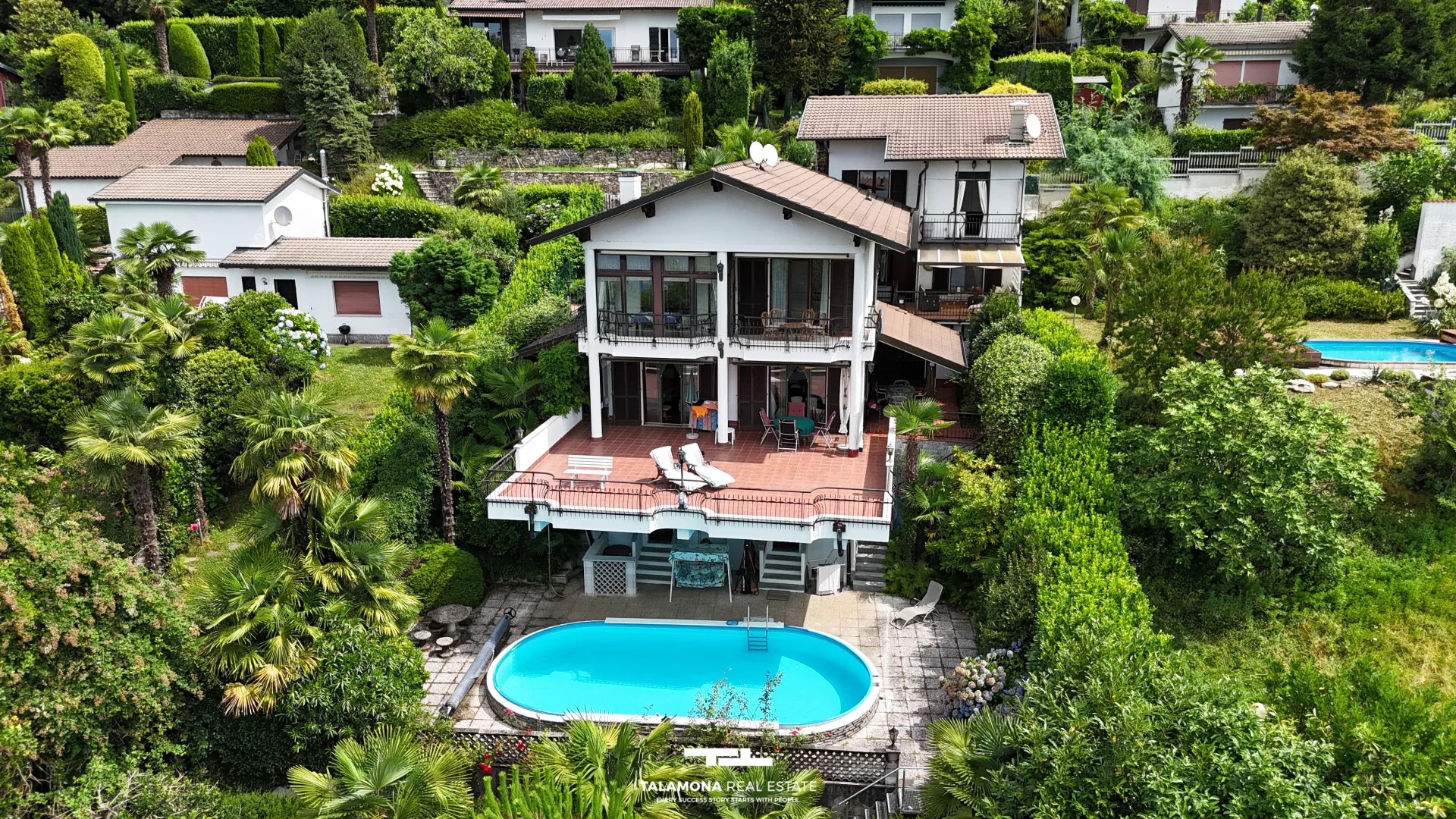 Villa mit phantastischer Seesicht und Pool