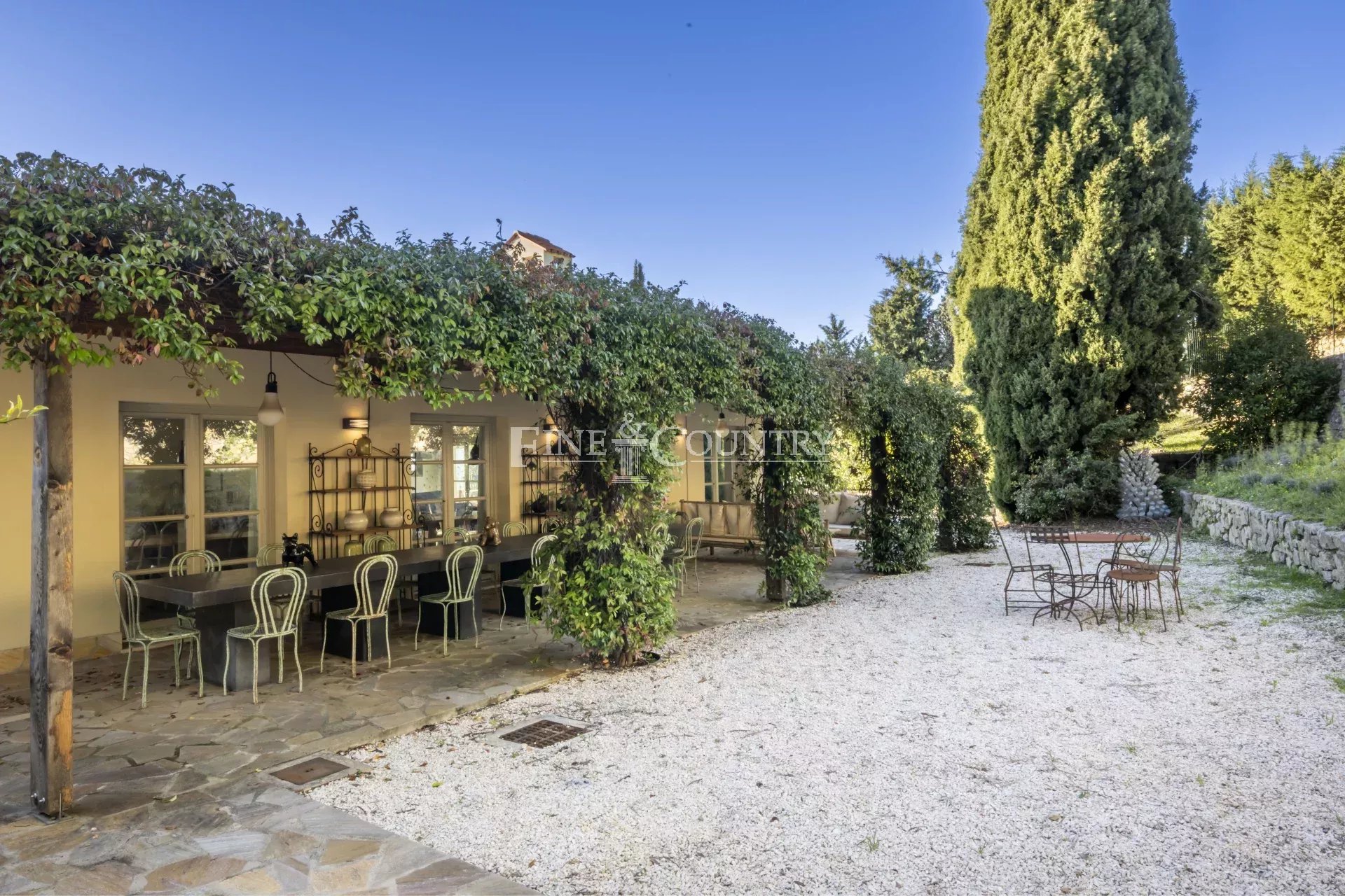 Photo of Villa for sale - Plascassier - Grasse