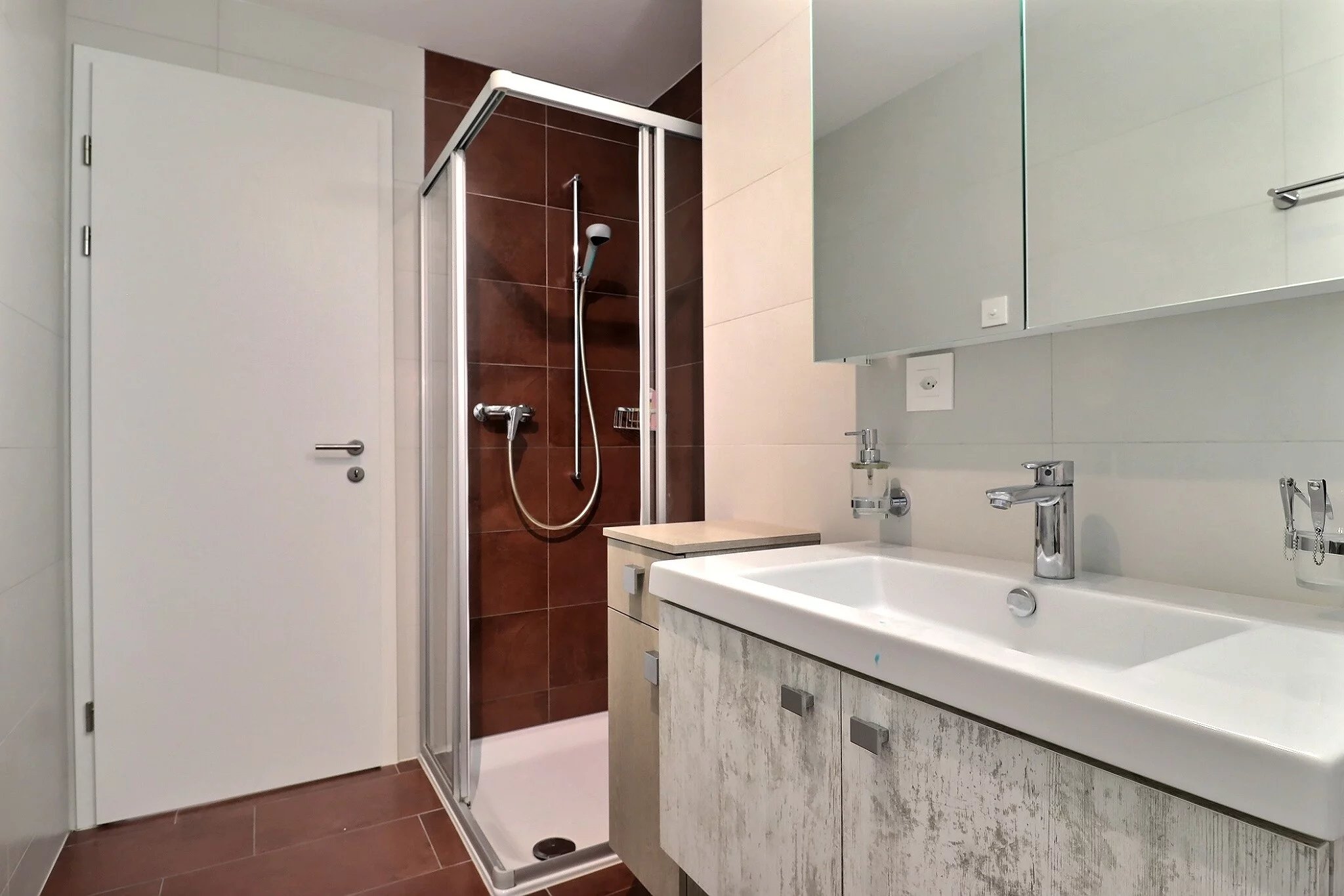 Élégant appartement 5.5 pièces avec jardin et terrasse