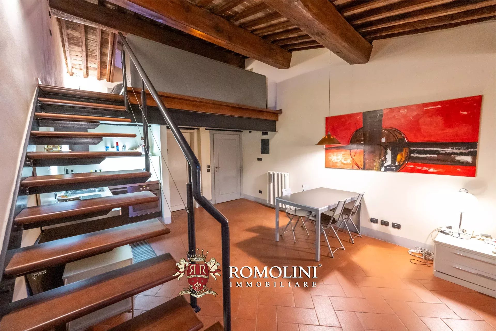 COZY 60-SQM PENTHOUSE FOR SALE IN THE HISTORICAL CENTER OF AREZZO
