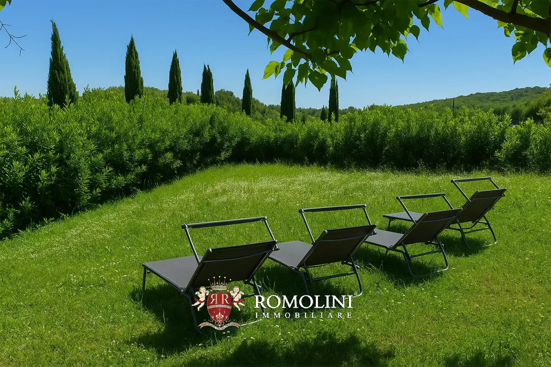2 Bedroom Vineyard's Image 14